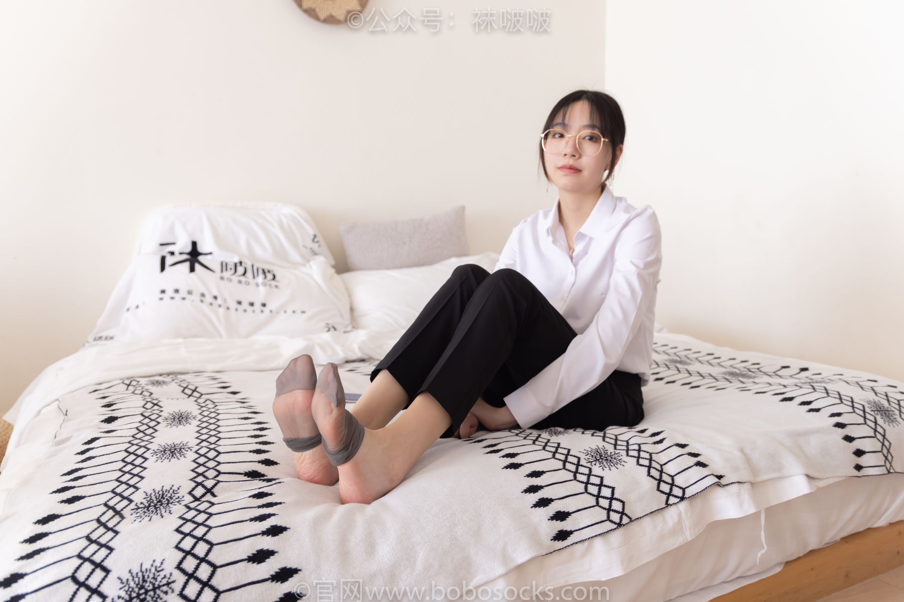 BoBoSocks袜啵啵 No.085 小甜豆-平底鞋、短灰丝、短肉丝/(140P)