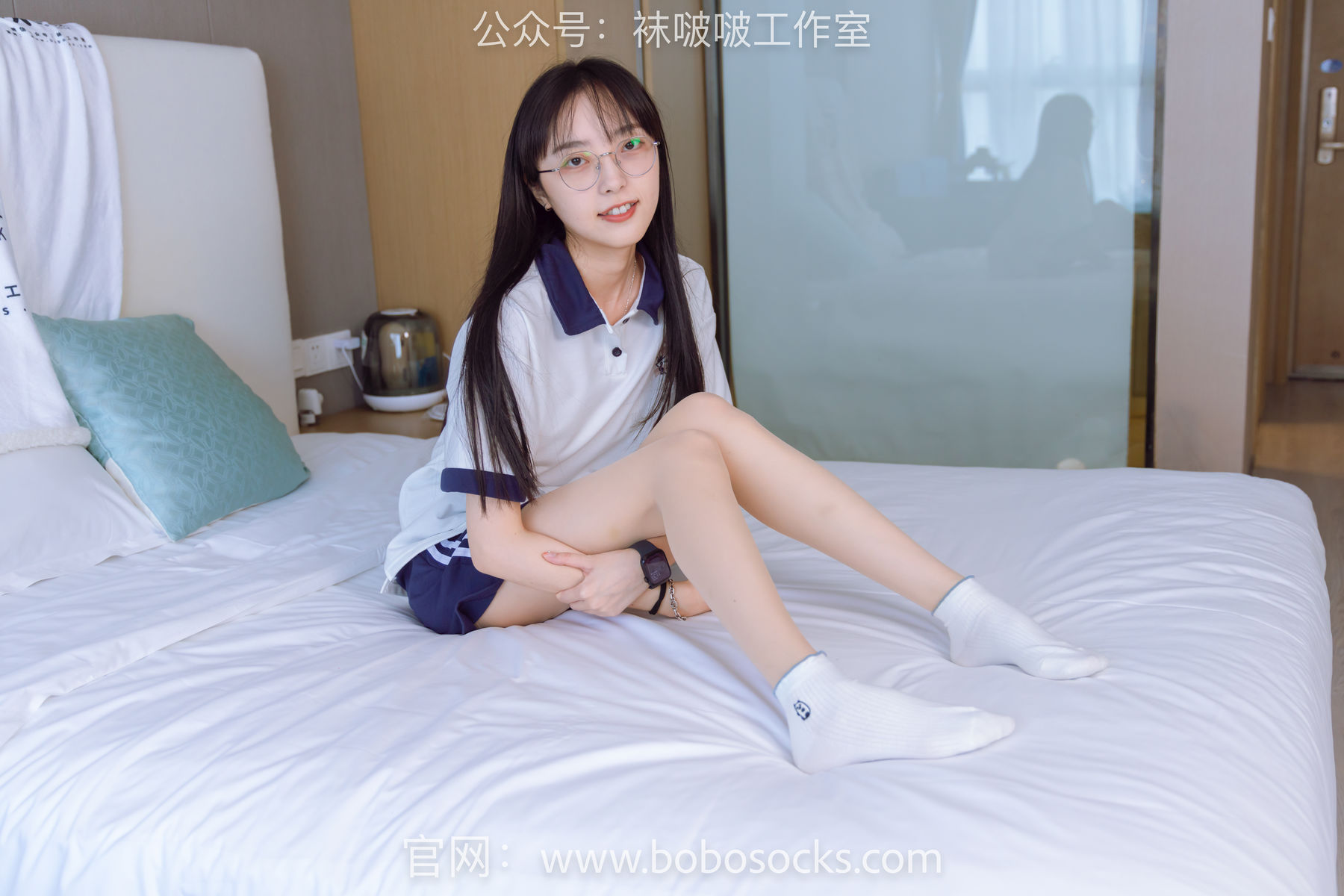 BoBoSocks袜啵啵 No.118 稚予-运动鞋、白棉袜、肉丝、踩小熊玩偶/(140P)