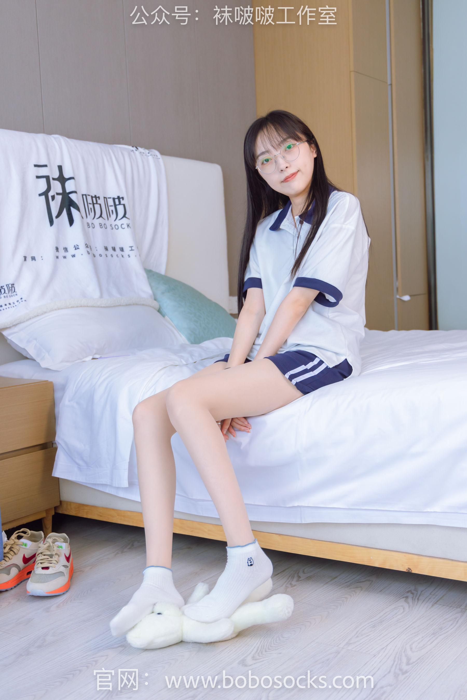 BoBoSocks袜啵啵 No.118 稚予-运动鞋、白棉袜、肉丝、踩小熊玩偶/(140P)