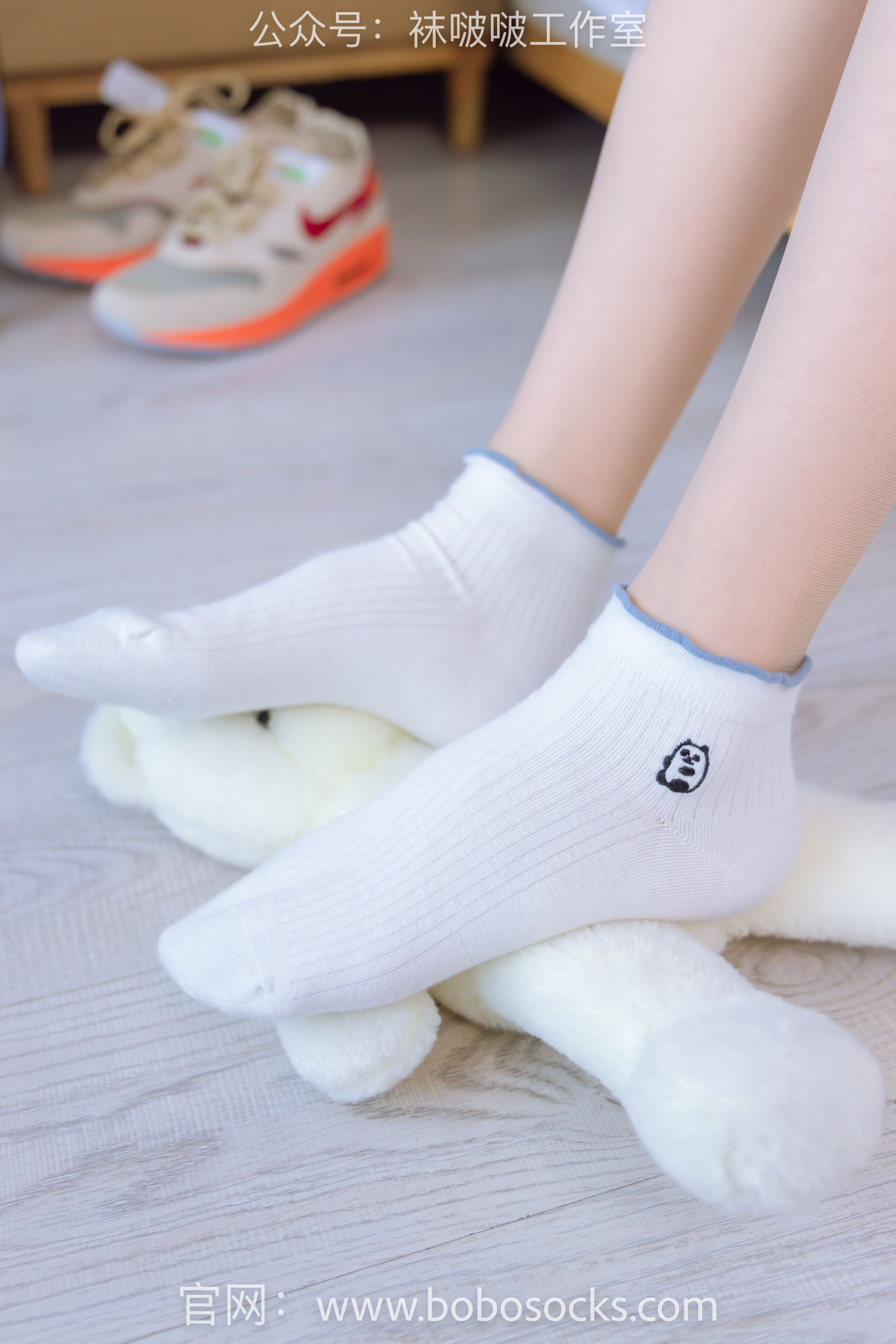 BoBoSocks袜啵啵 No.118 稚予-运动鞋、白棉袜、肉丝、踩小熊玩偶/(140P)