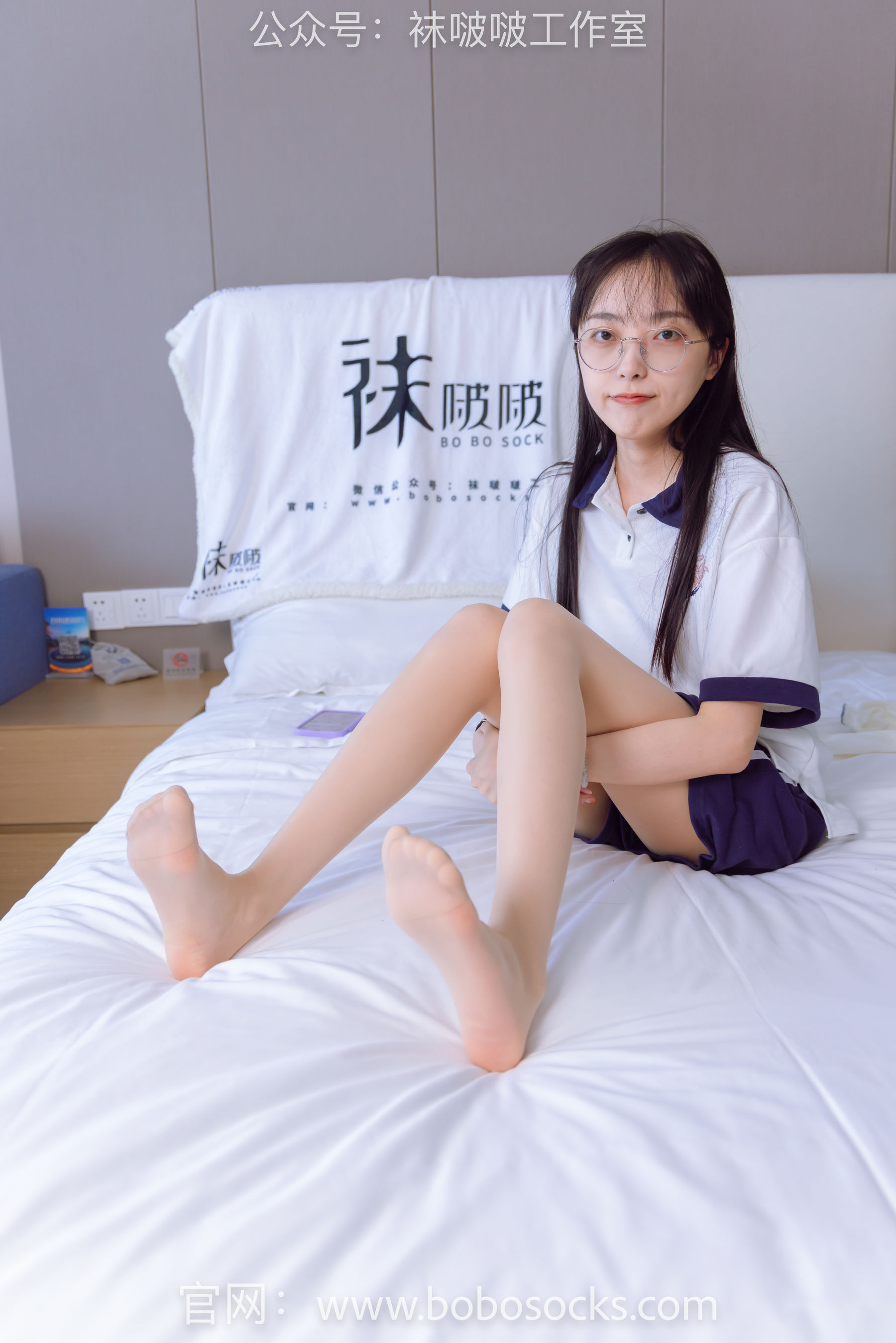 BoBoSocks袜啵啵 No.118 稚予-运动鞋、白棉袜、肉丝、踩小熊玩偶/(140P)