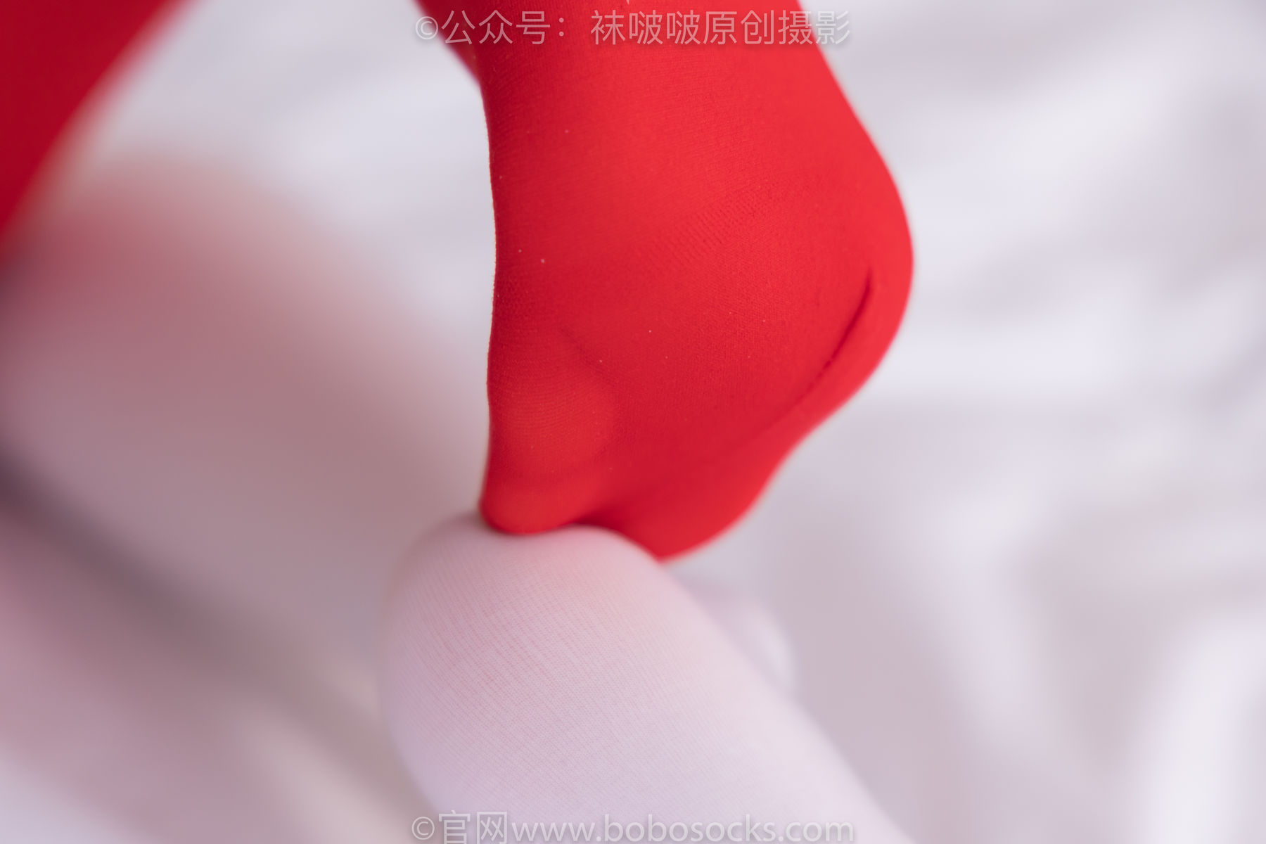 BoBoSocks袜啵啵 No.152 稚予-圣诞服、帆布鞋、厚白丝、厚红丝/(135P)