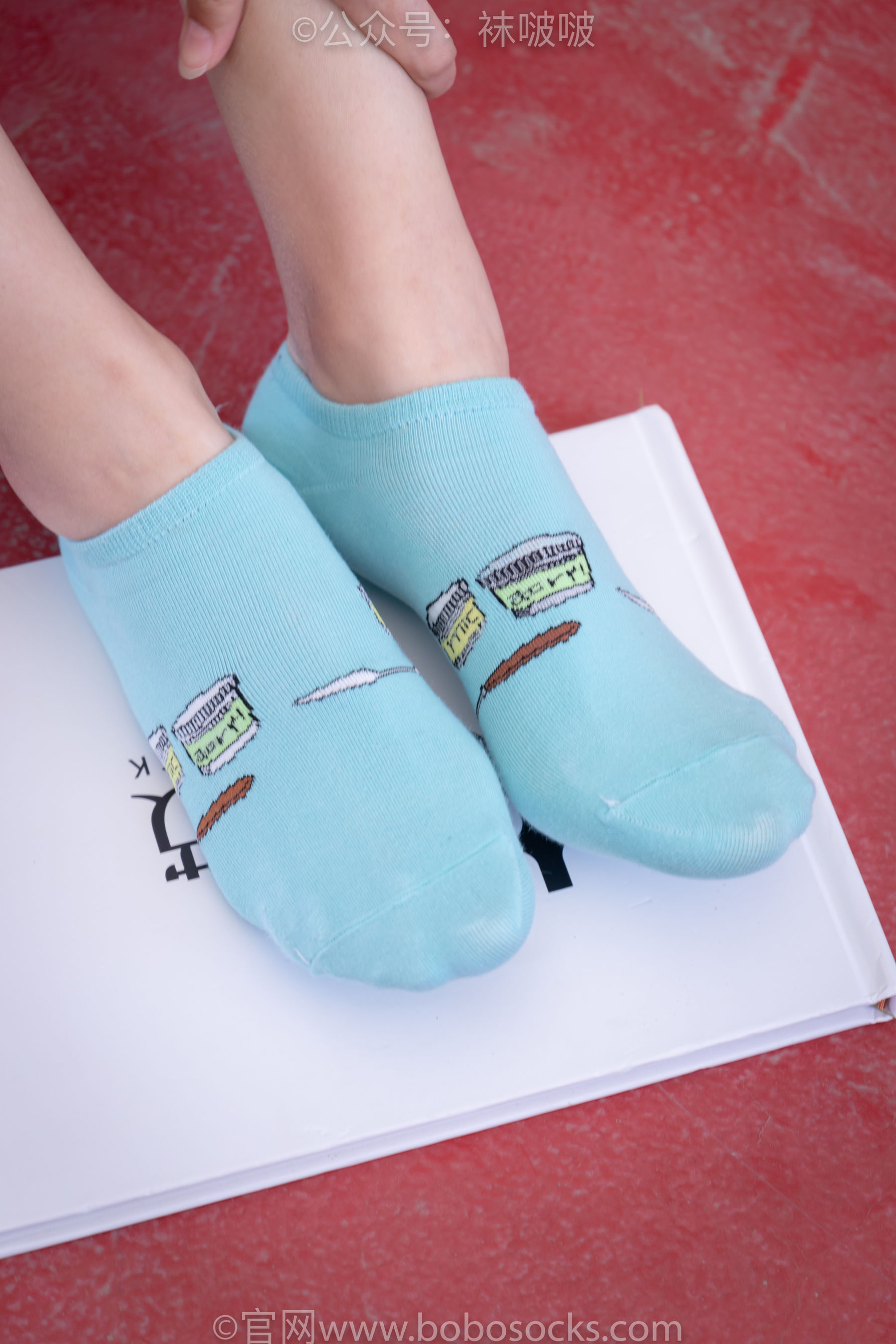 BoBoSocks袜啵啵 积分限定作品006 泡芙-板鞋、天蓝色短棉袜、裸足/(138P)