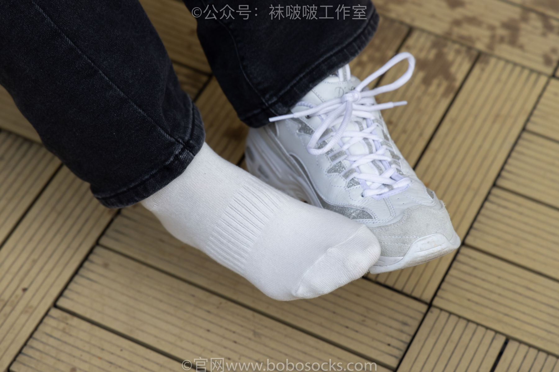 BoBoSocks袜啵啵 积分限定作品007 熊熊-运动鞋、白棉袜、裸足/(134P)