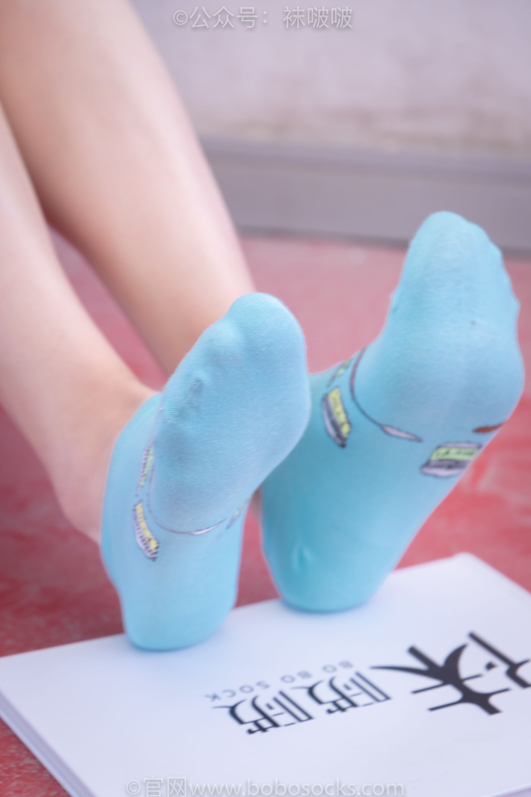 BoBoSocks袜啵啵 积分限定作品006 泡芙-板鞋、天蓝色短棉袜、裸足/(138P)