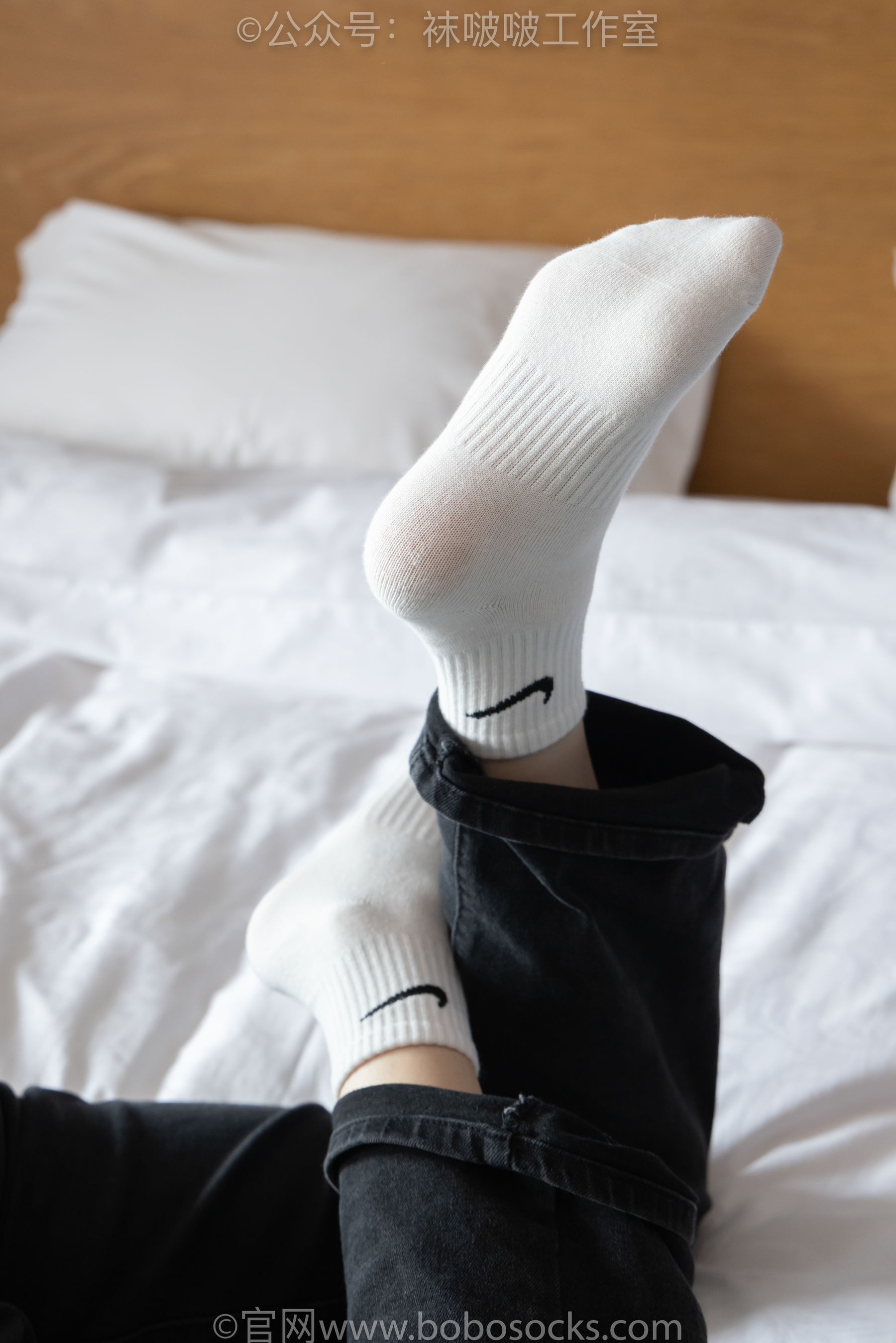 BoBoSocks袜啵啵 积分限定作品007 熊熊-运动鞋、白棉袜、裸足/(134P)