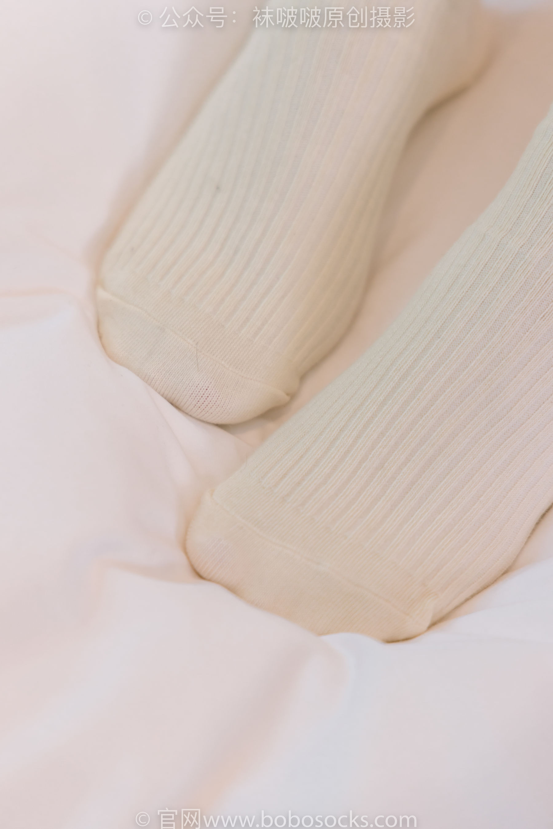 BoBoSocks袜啵啵 No.176 小安-运动鞋、白棉袜、裸足/(139P)