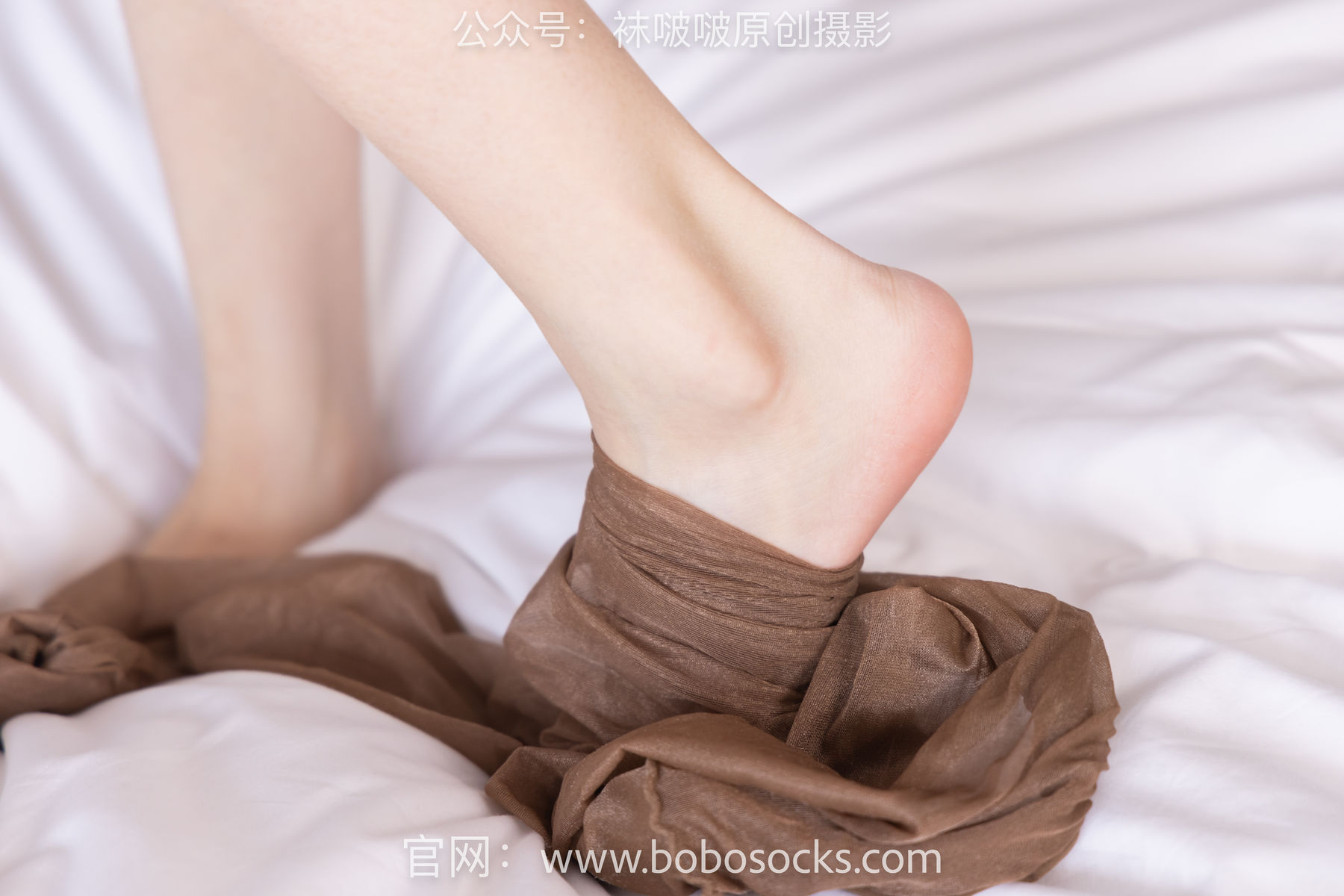 BoBoSocks袜啵啵 No.156 小甜豆稚予-高跟凉鞋、黑渔网袜、白渔网袜、珠光咖丝肉丝/(138P)
