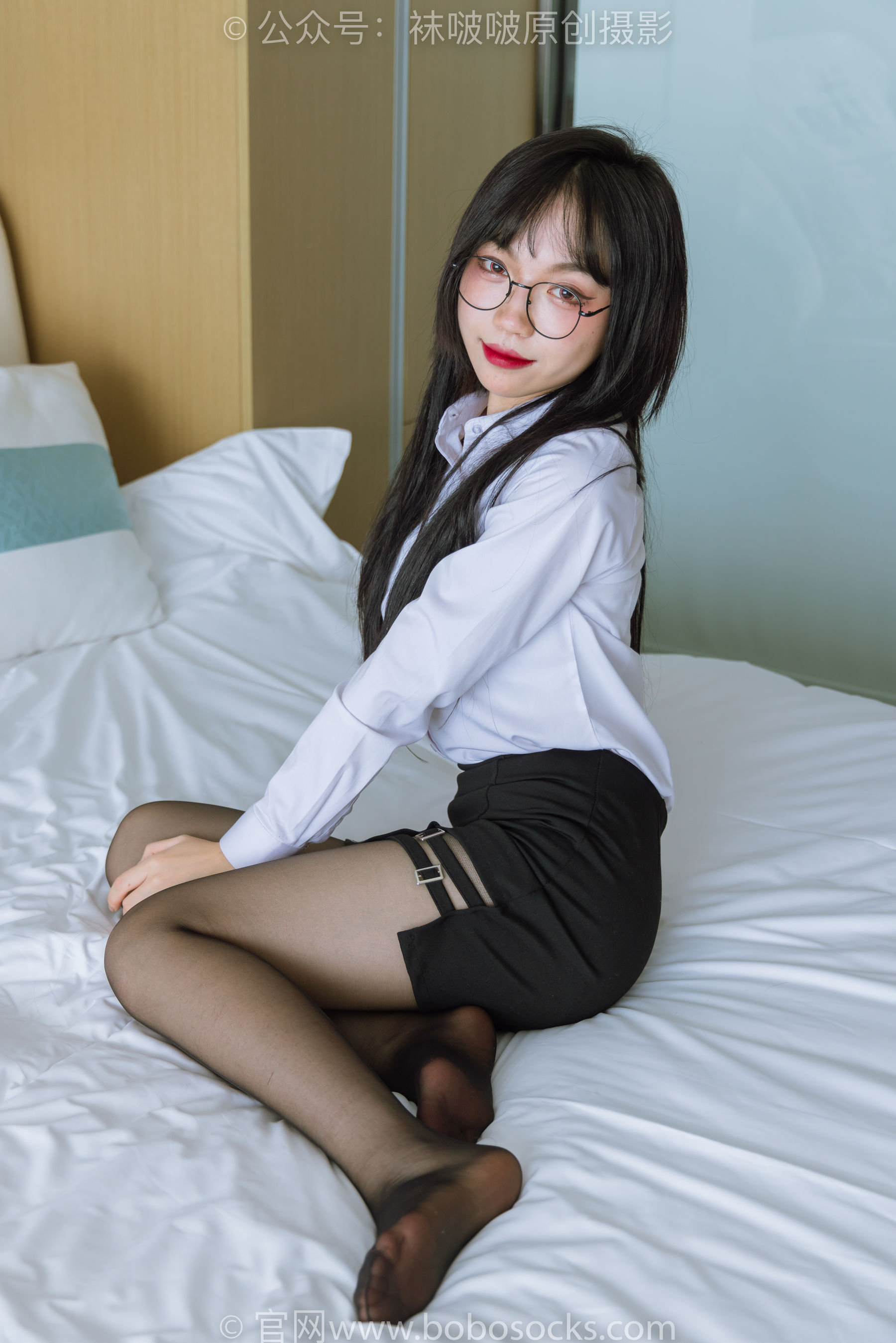 BoBoSocks袜啵啵 No.185 周周-ol制服、高跟鞋、黑丝/(140P)