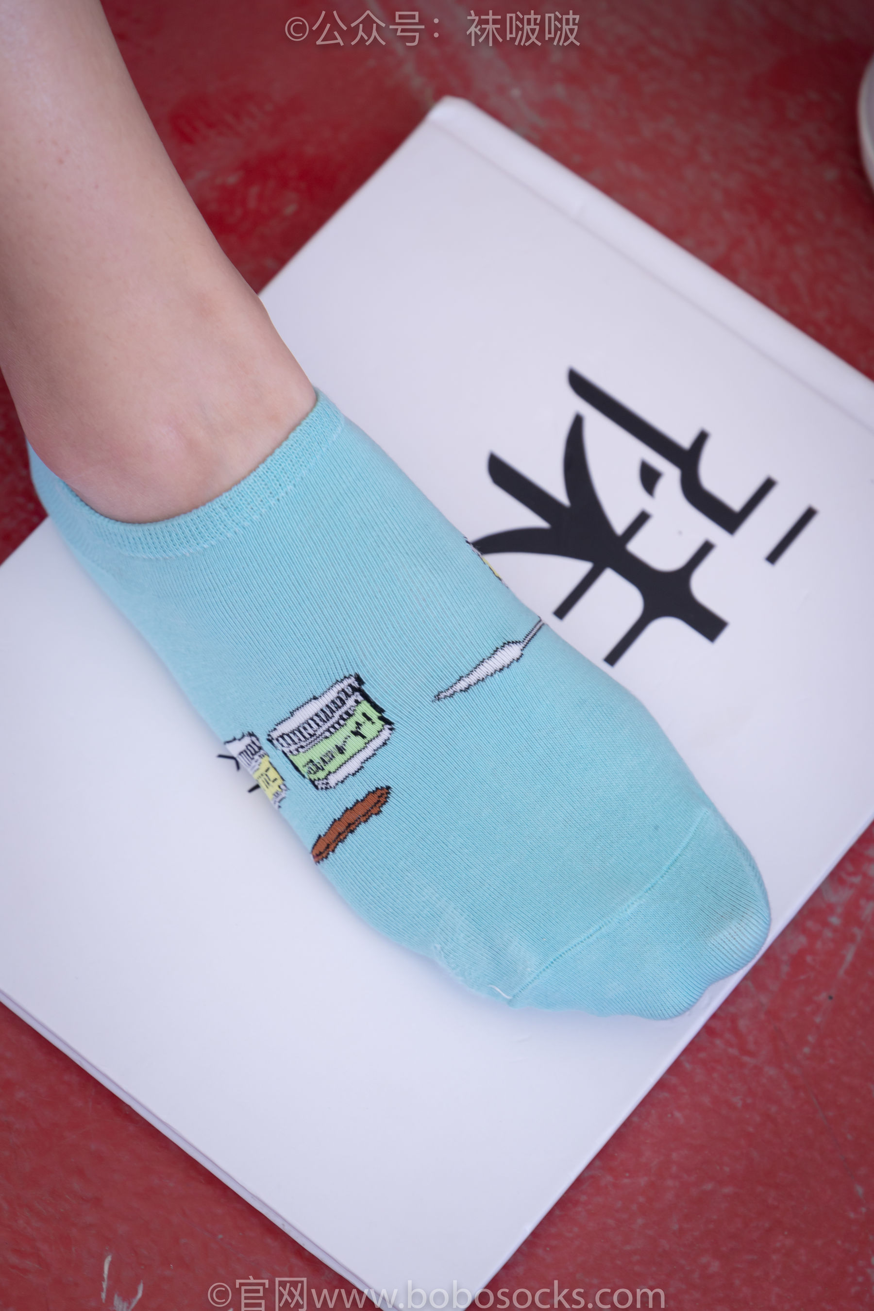 BoBoSocks袜啵啵 积分限定作品006 泡芙-板鞋、天蓝色短棉袜、裸足/(138P)