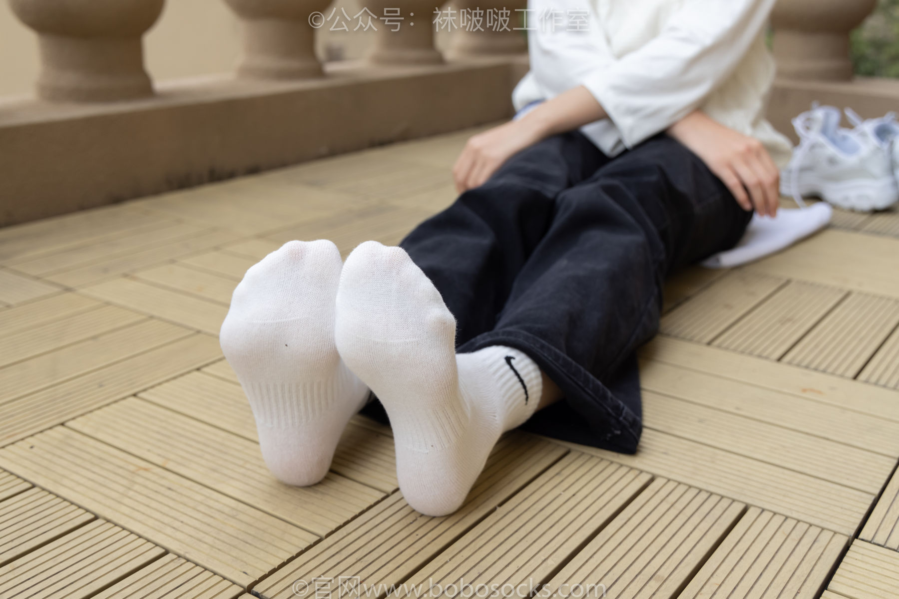 BoBoSocks袜啵啵 积分限定作品007 熊熊-运动鞋、白棉袜、裸足/(134P)