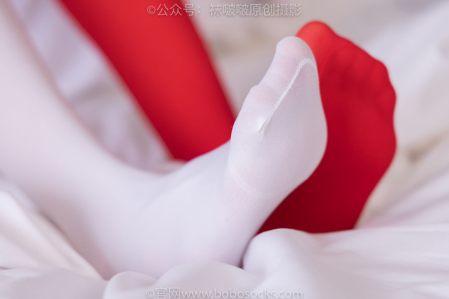 BoBoSocks袜啵啵 No.152 稚予-圣诞服、帆布鞋、厚白丝、厚红丝/(135P)