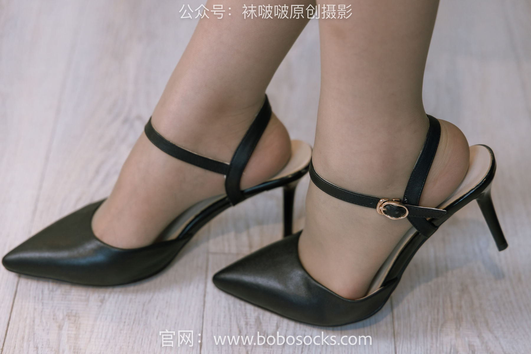 BoBoSocks袜啵啵 No.148 小淳-高跟鞋、咖啡丝、银行制服/(140P)