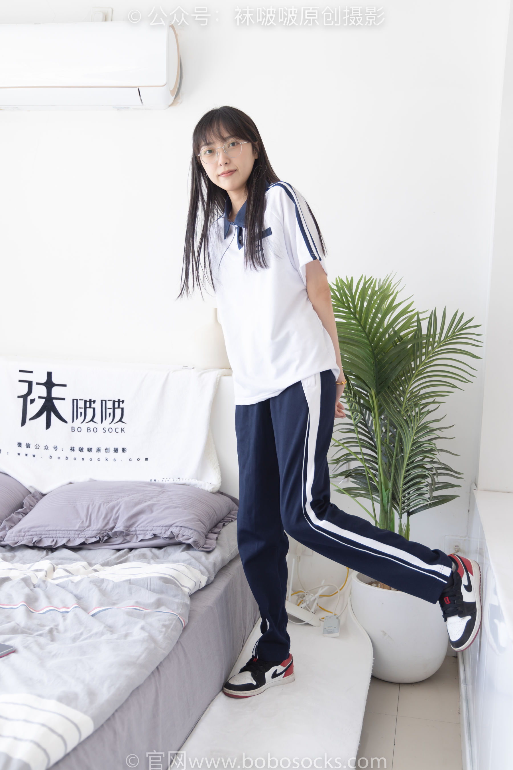 BoBoSocks袜啵啵 No.207 稚予 -aj板鞋、白棉袜、油亮白丝、校服裤里丝/(140P)