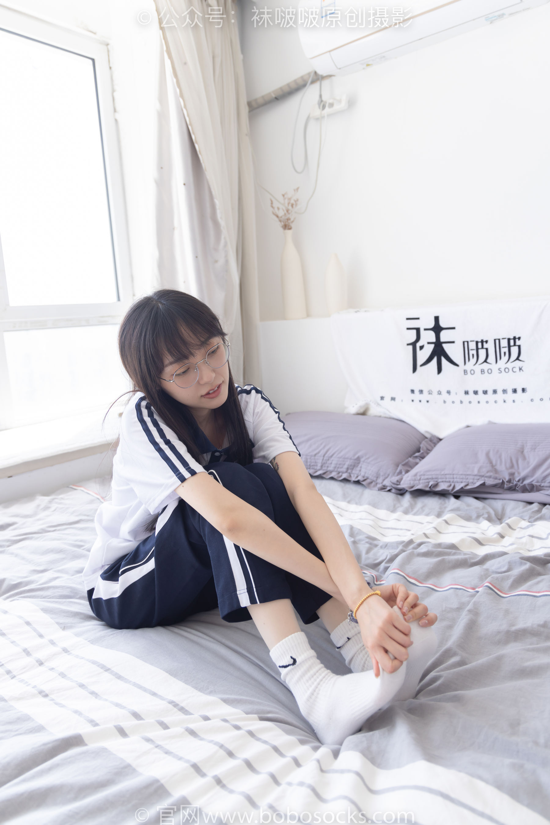 BoBoSocks袜啵啵 No.207 稚予 -aj板鞋、白棉袜、油亮白丝、校服裤里丝/(140P)