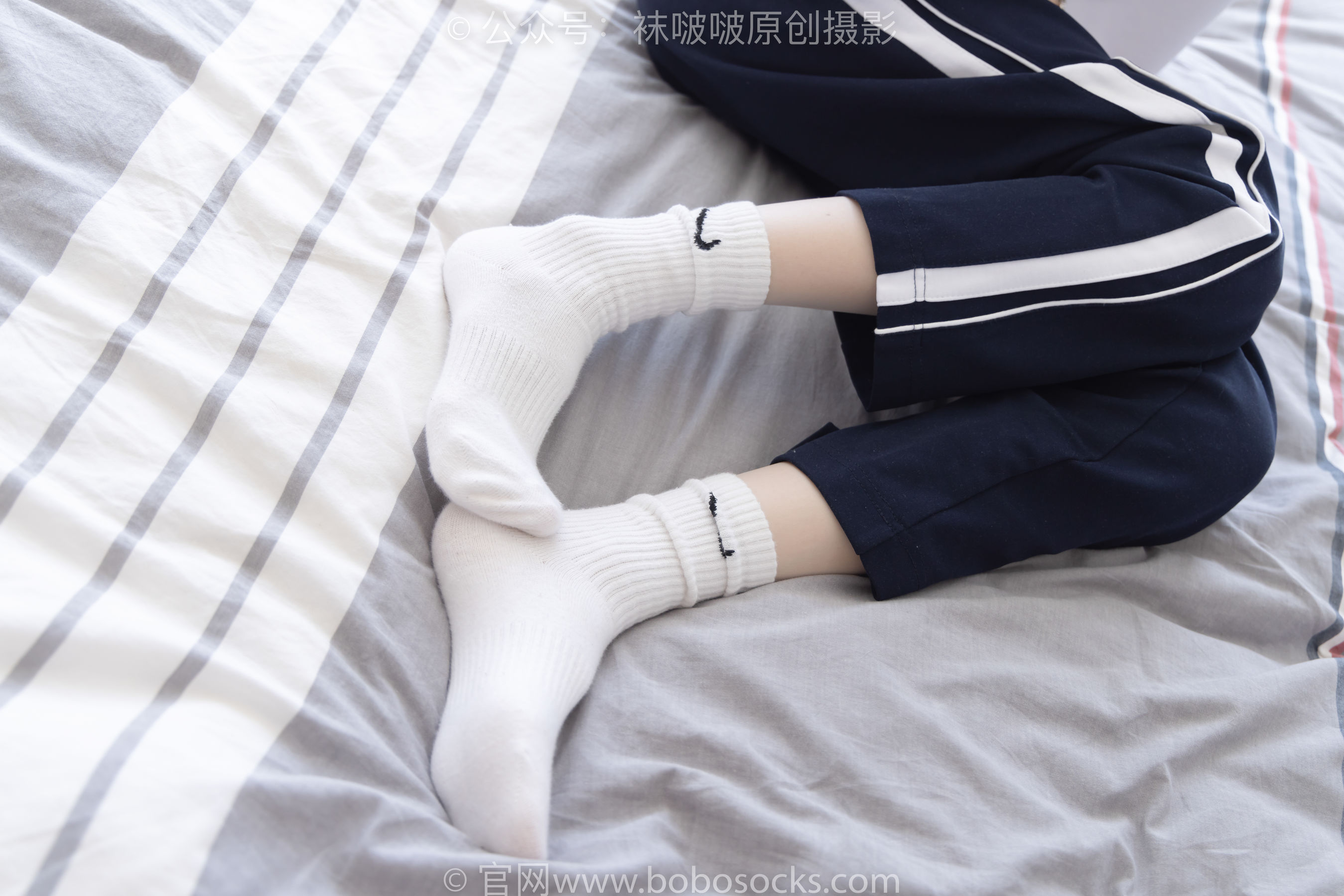 BoBoSocks袜啵啵 No.207 稚予 -aj板鞋、白棉袜、油亮白丝、校服裤里丝/(140P)