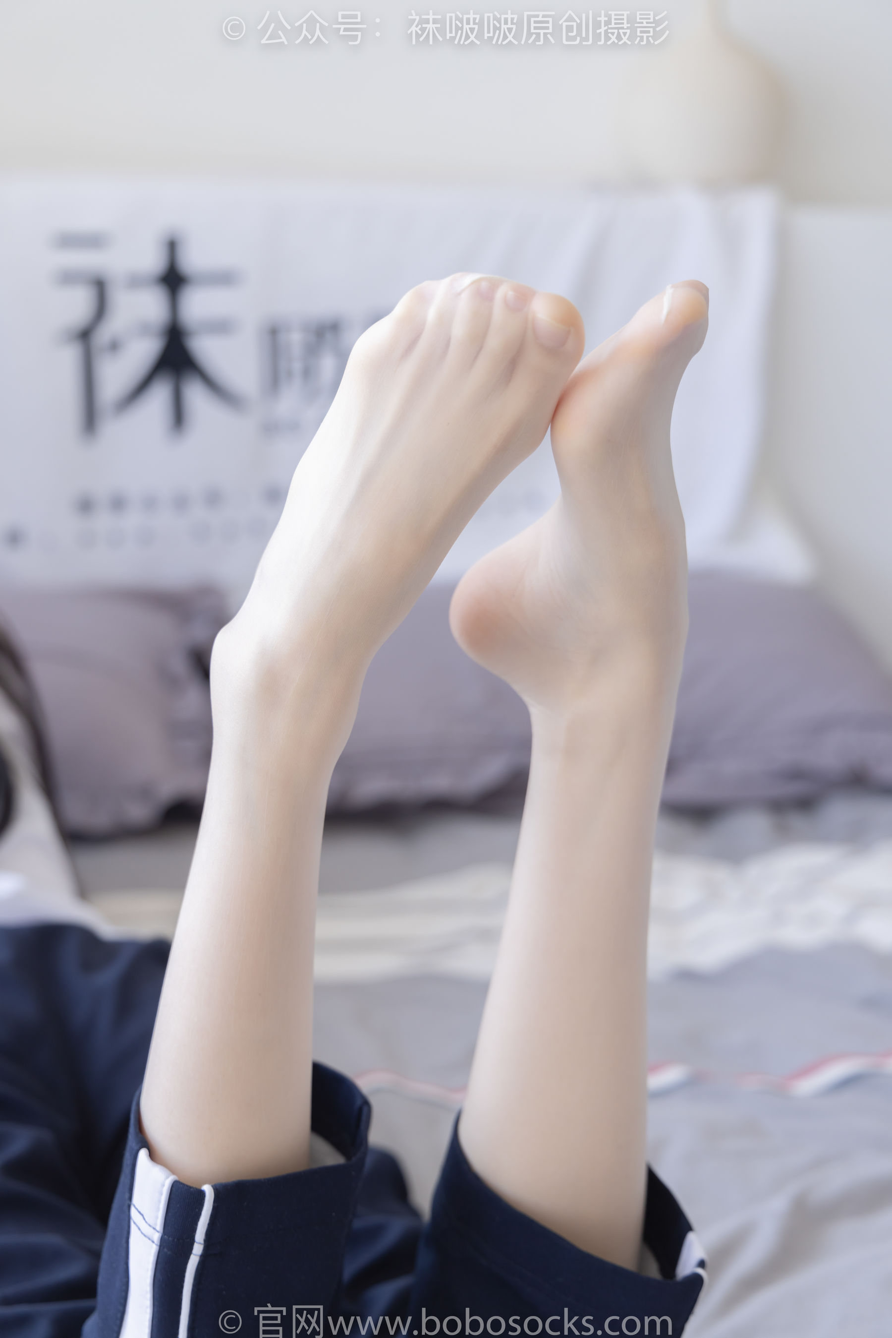 BoBoSocks袜啵啵 No.207 稚予 -aj板鞋、白棉袜、油亮白丝、校服裤里丝/(140P)