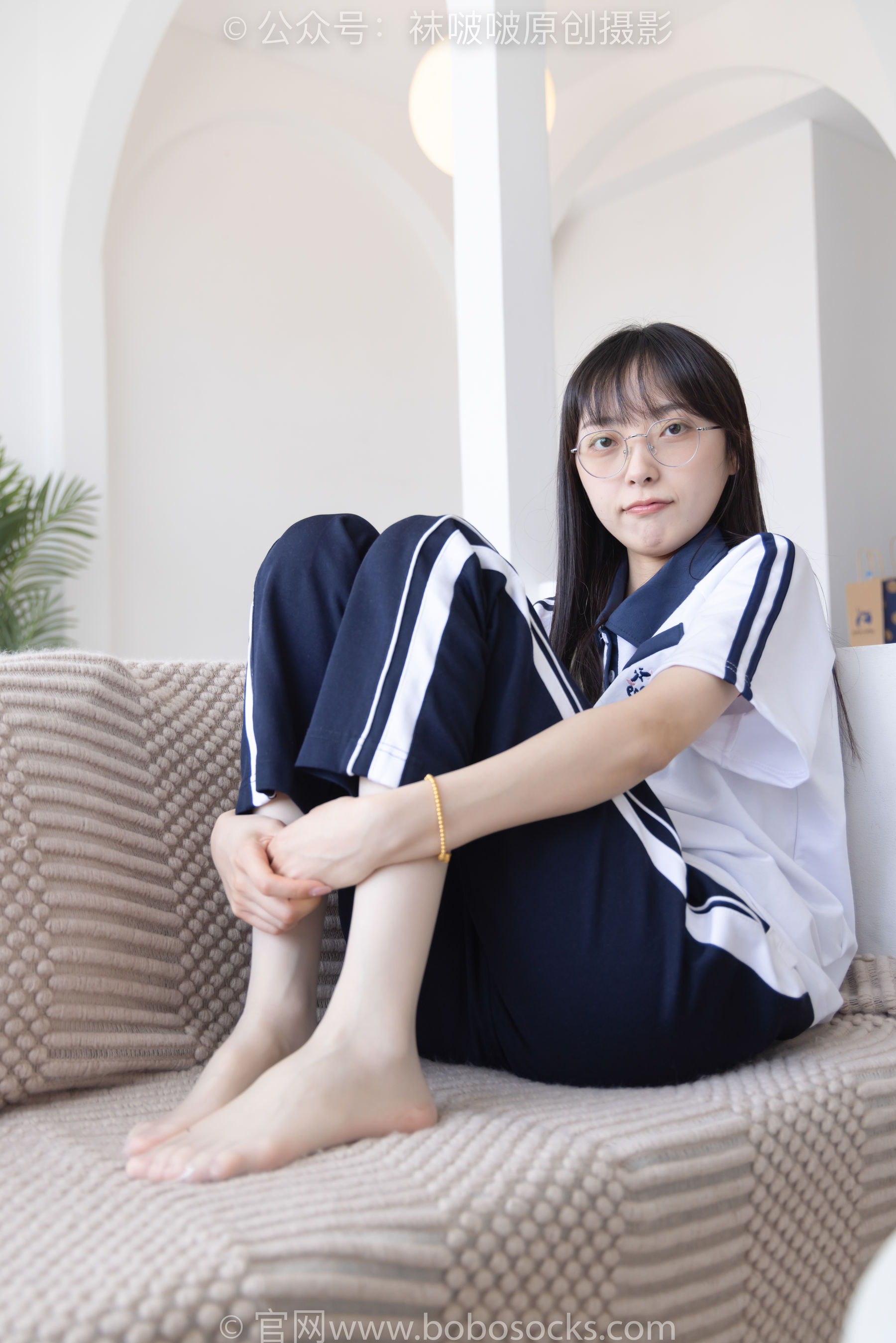 BoBoSocks袜啵啵 No.207 稚予 -aj板鞋、白棉袜、油亮白丝、校服裤里丝/(140P)