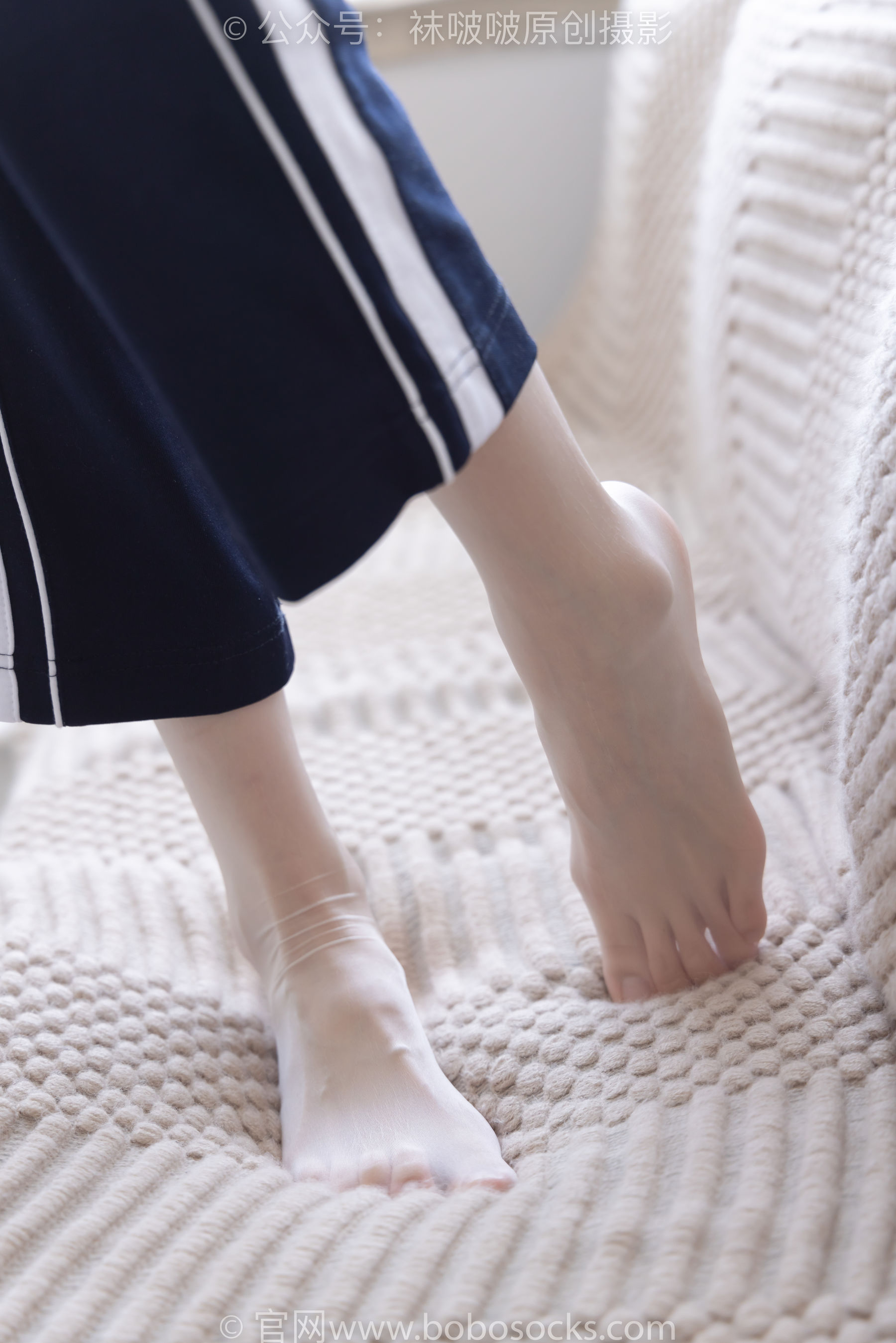 BoBoSocks袜啵啵 No.207 稚予 -aj板鞋、白棉袜、油亮白丝、校服裤里丝/(140P)