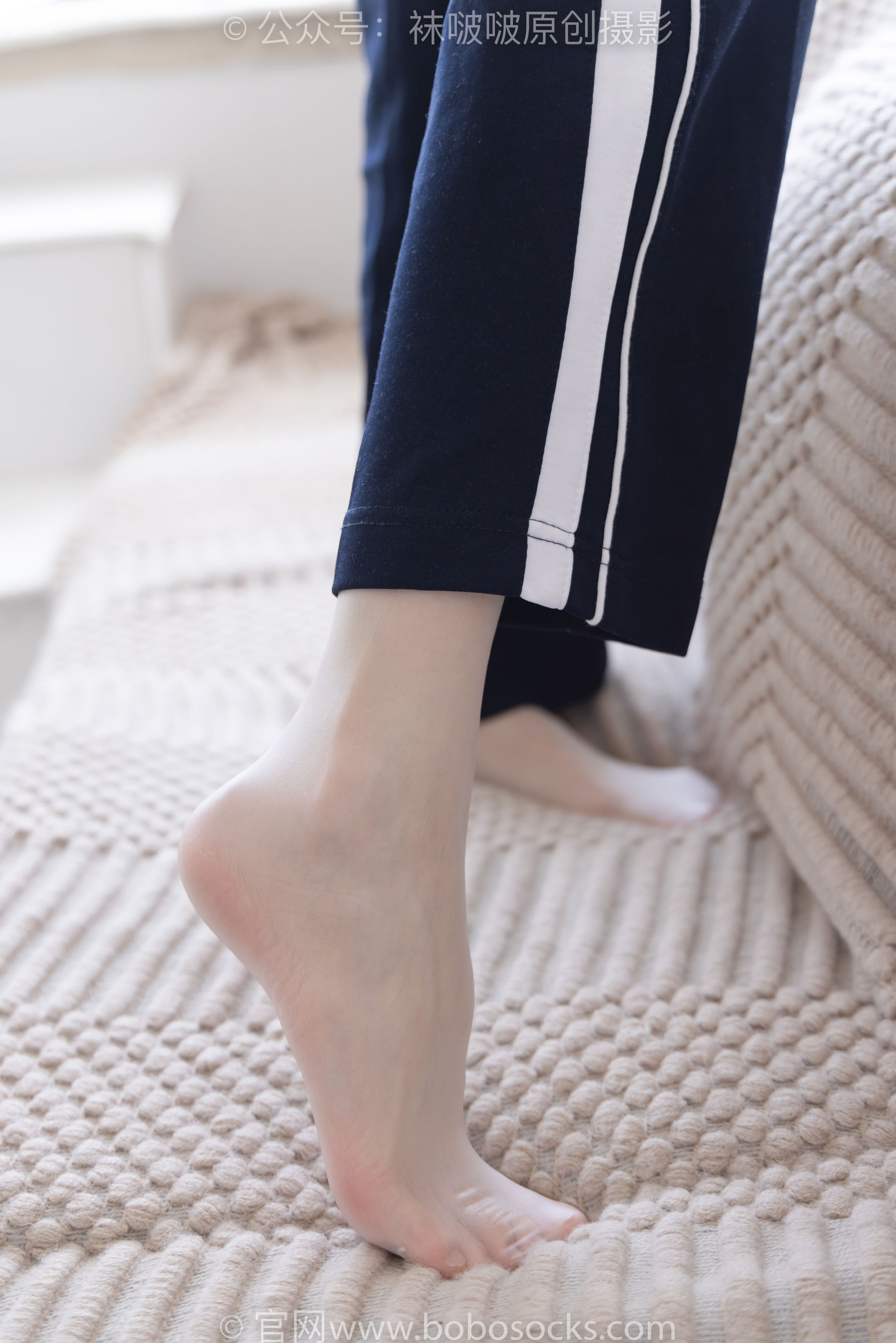 BoBoSocks袜啵啵 No.207 稚予 -aj板鞋、白棉袜、油亮白丝、校服裤里丝/(140P)