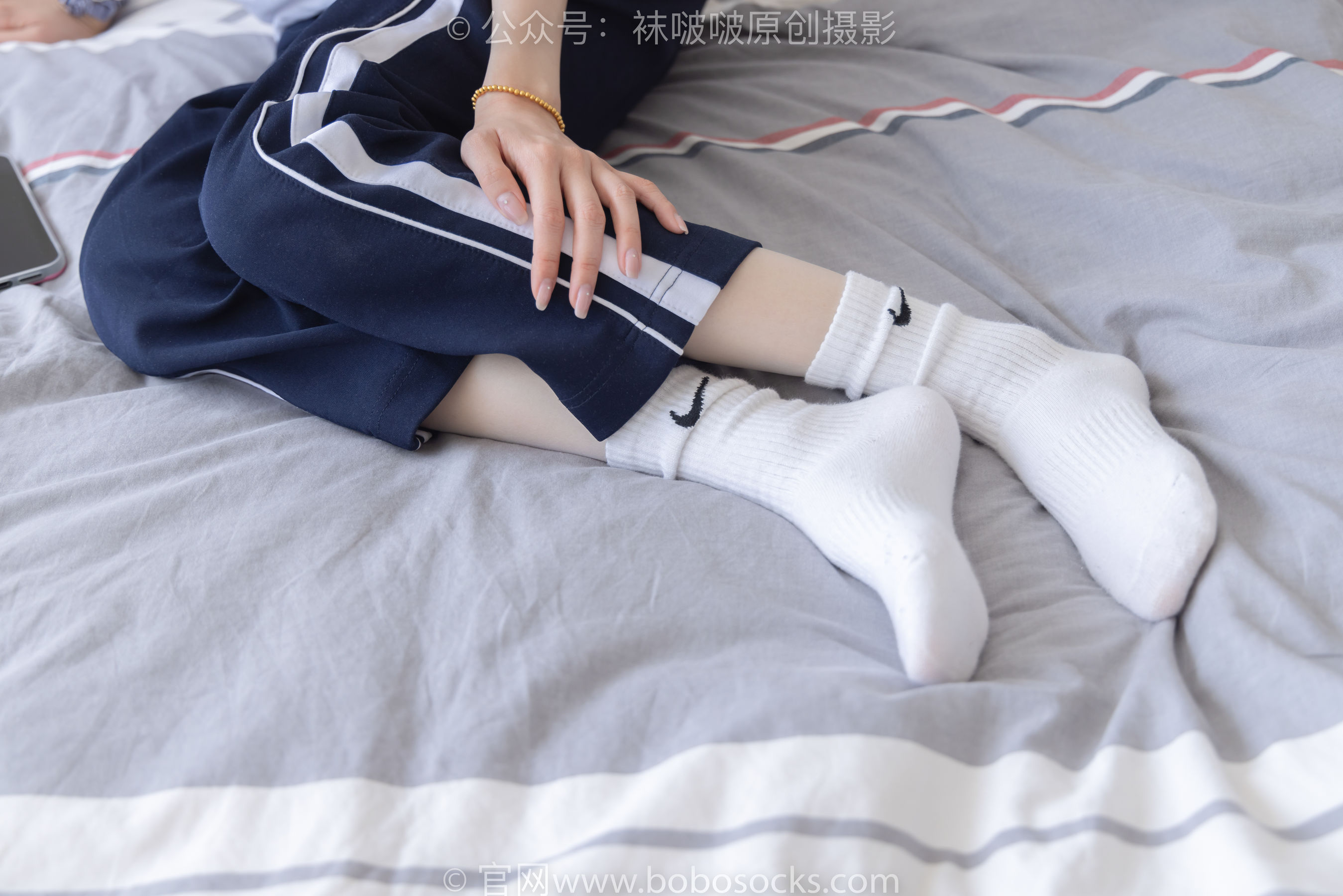 BoBoSocks袜啵啵 No.207 稚予 -aj板鞋、白棉袜、油亮白丝、校服裤里丝/(140P)