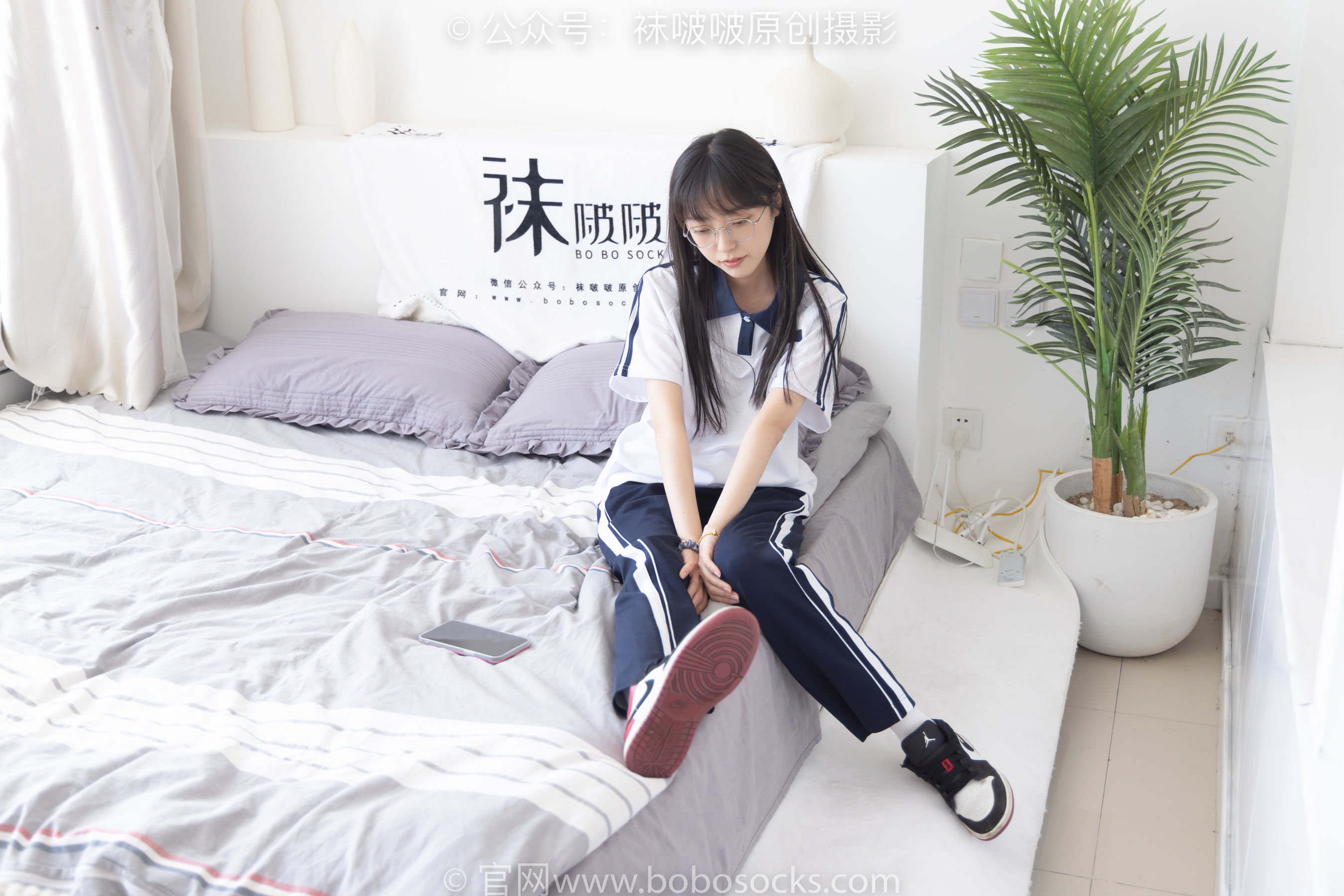 BoBoSocks袜啵啵 No.207 稚予 -aj板鞋、白棉袜、油亮白丝、校服裤里丝/(140P)