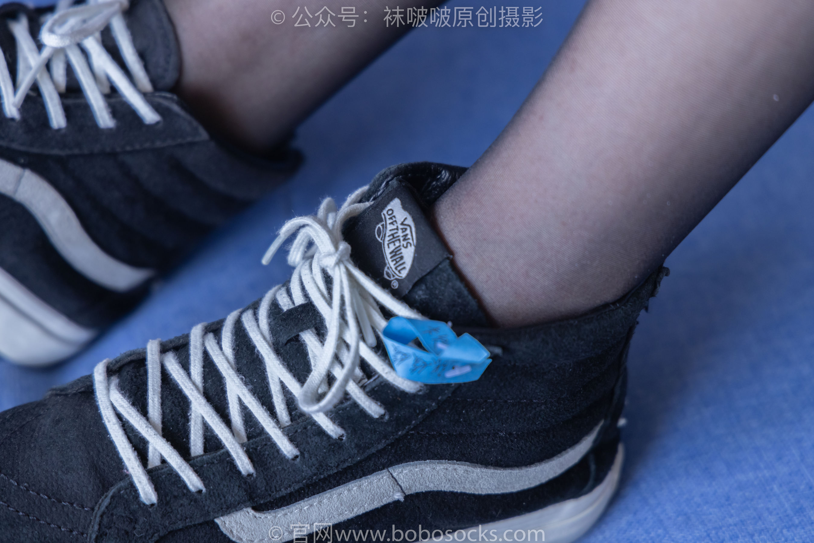 BoBoSocks袜啵啵 No.215 小甜豆-三双帆布鞋板鞋、厚白丝、黑丝/(144P)