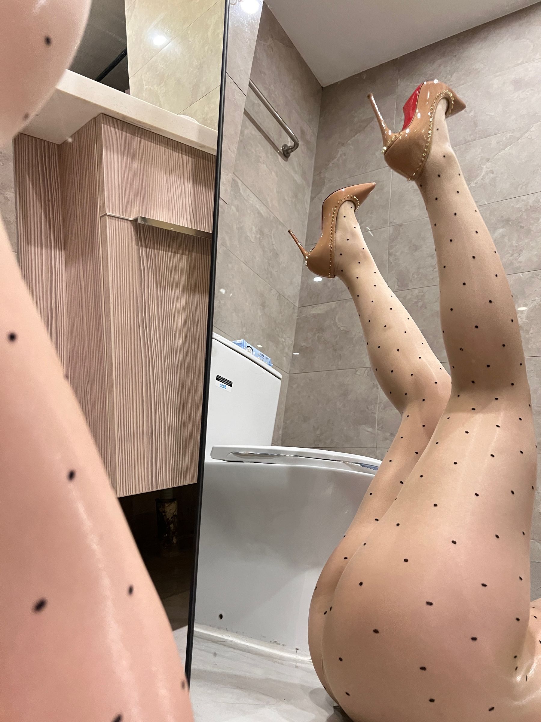 120斤的小王同学 - 浴室#装/(21P)