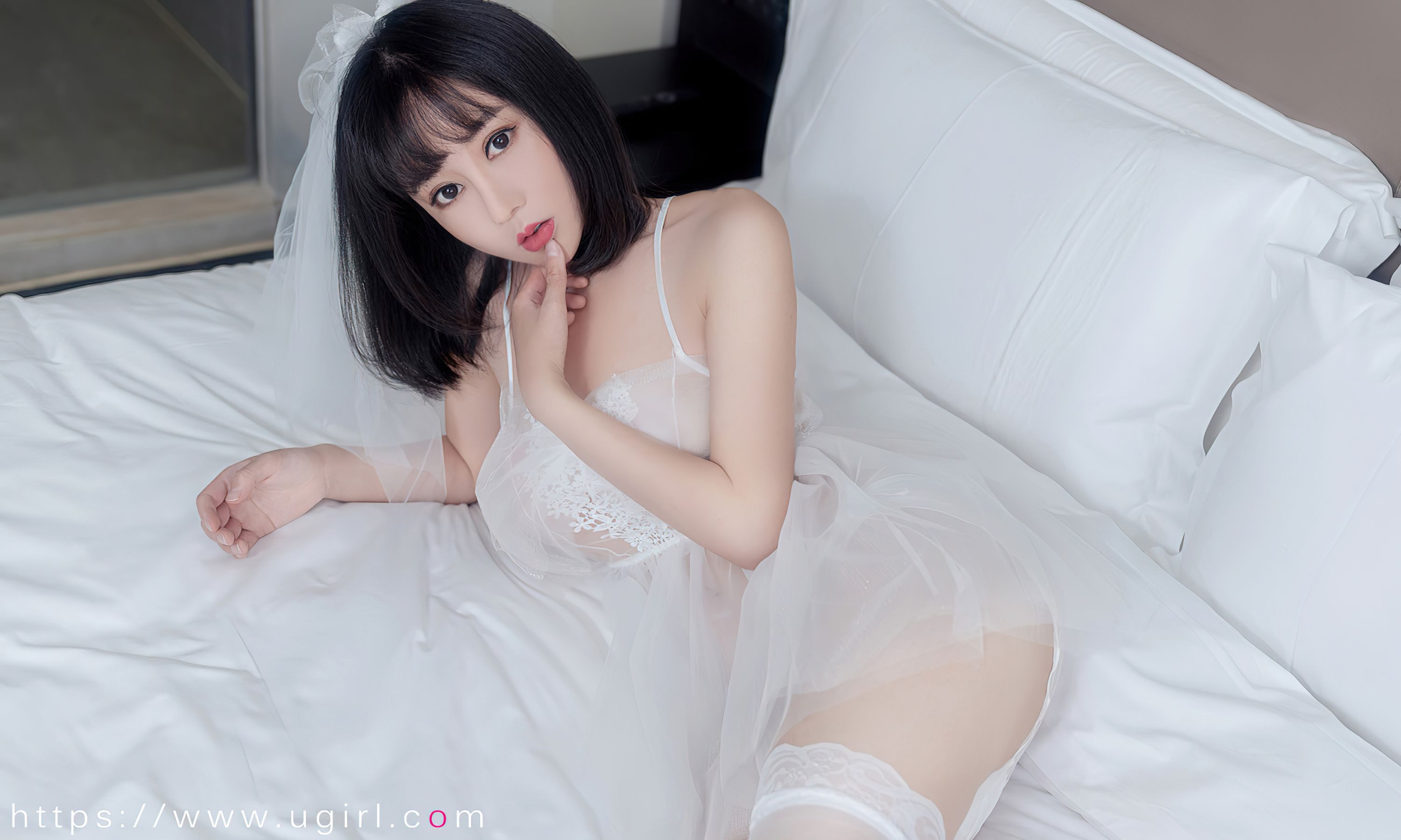 [Ugirls]爱尤物 No.2555 四月里的微风 夏瑶/(35P)