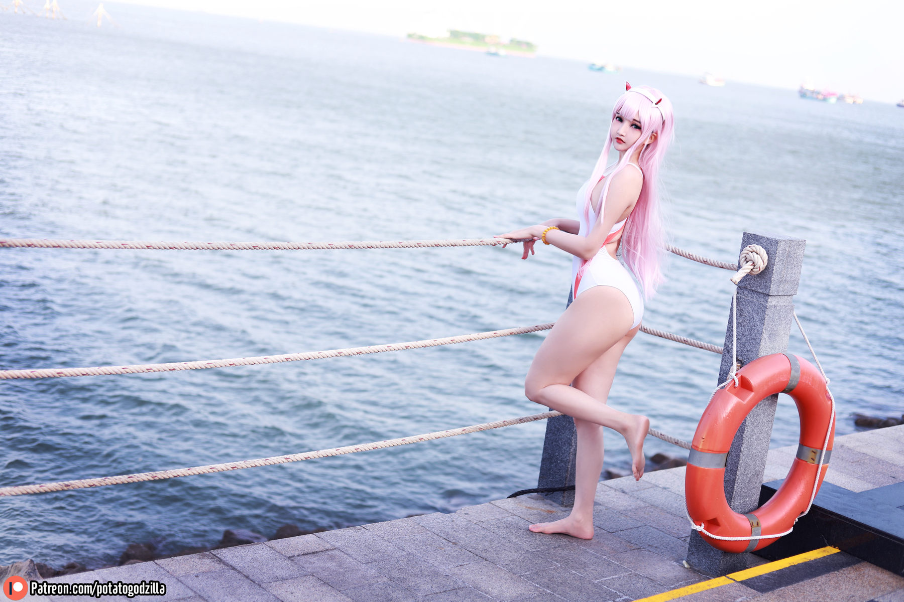 Coser小姐姐Potato Godzilla - Zero Two Swimsuit/(29P)