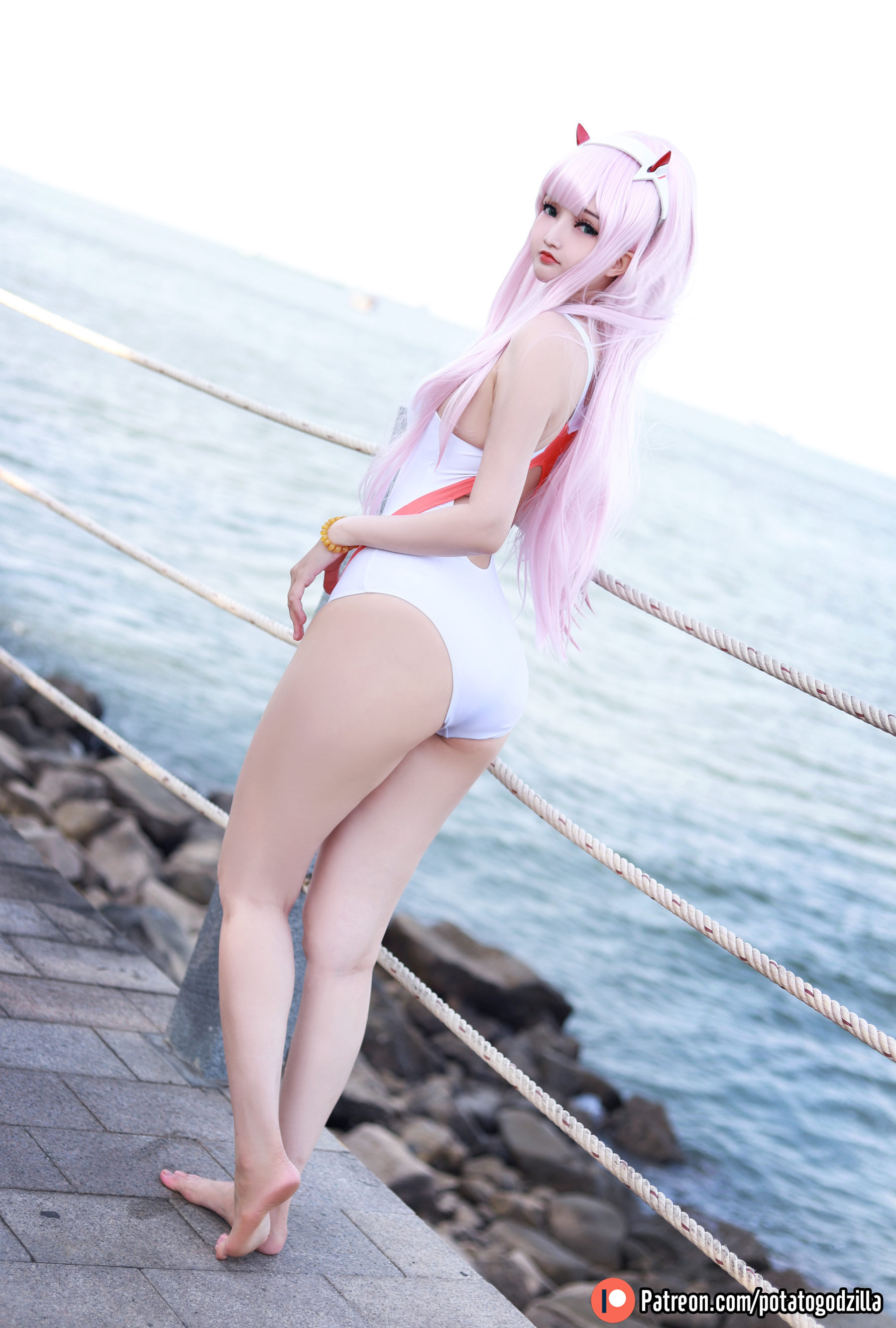 Coser小姐姐Potato Godzilla - Zero Two Swimsuit/(29P)