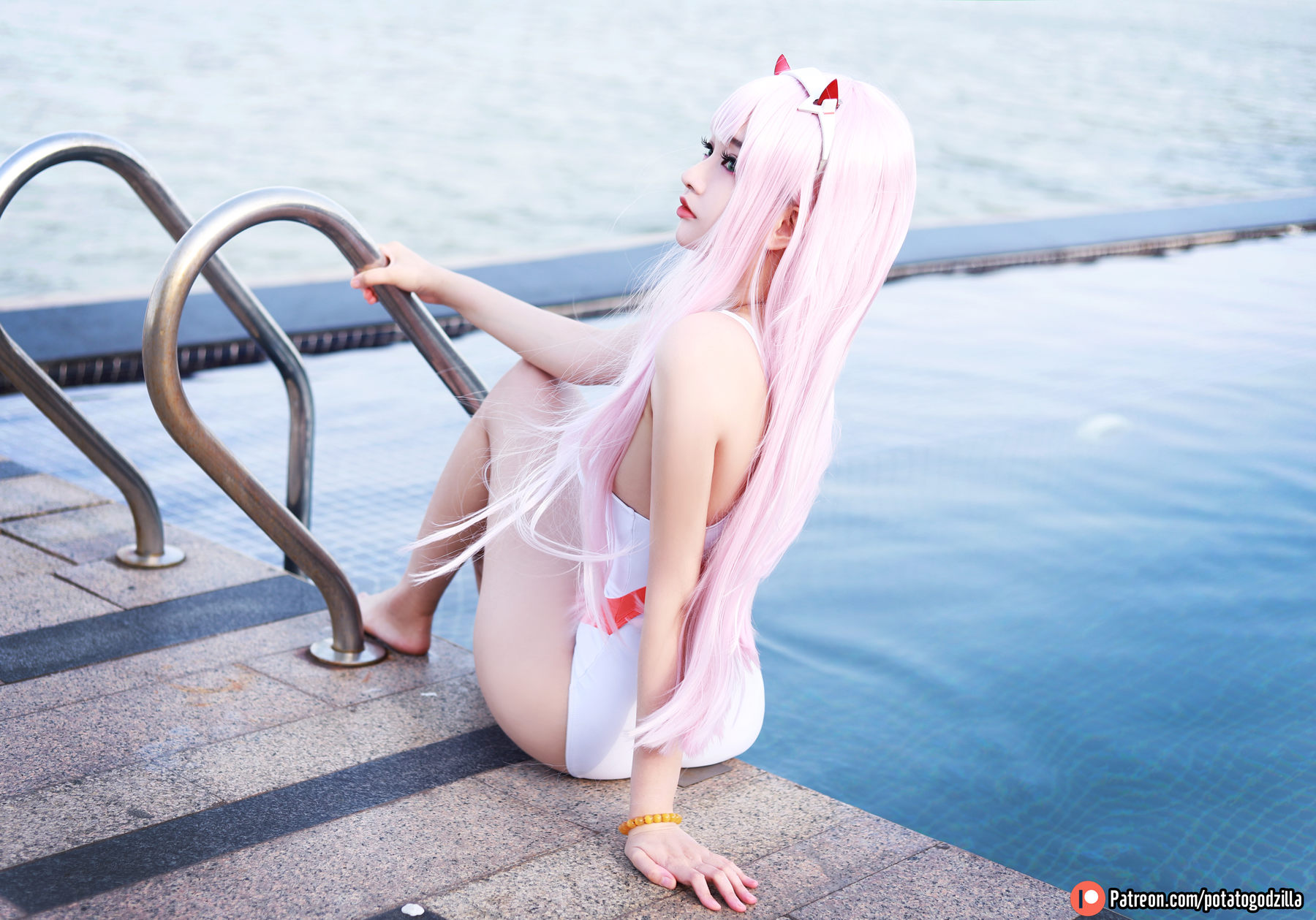 Coser小姐姐Potato Godzilla - Zero Two Swimsuit/(29P)