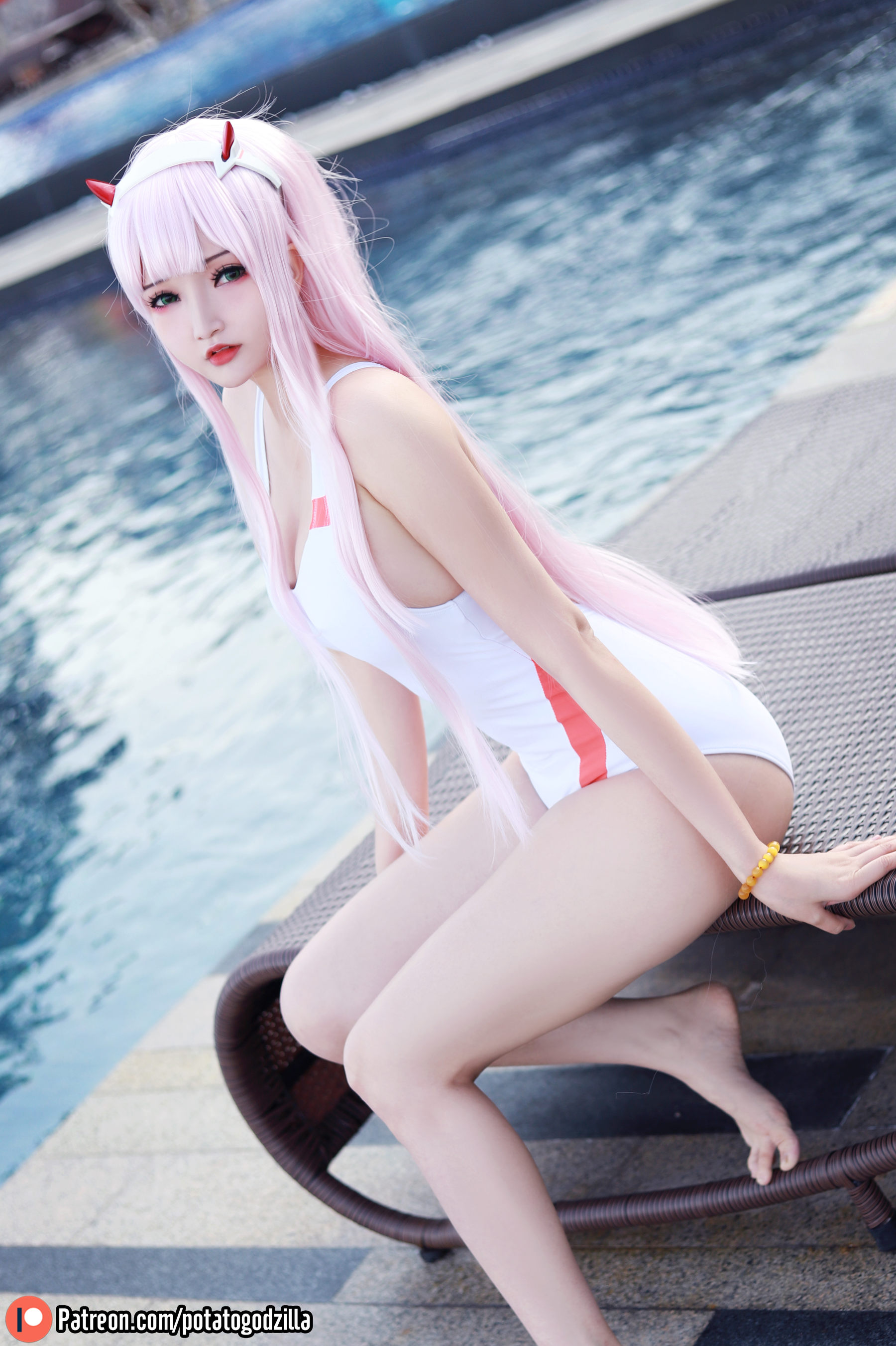 Coser小姐姐Potato Godzilla - Zero Two Swimsuit/(29P)