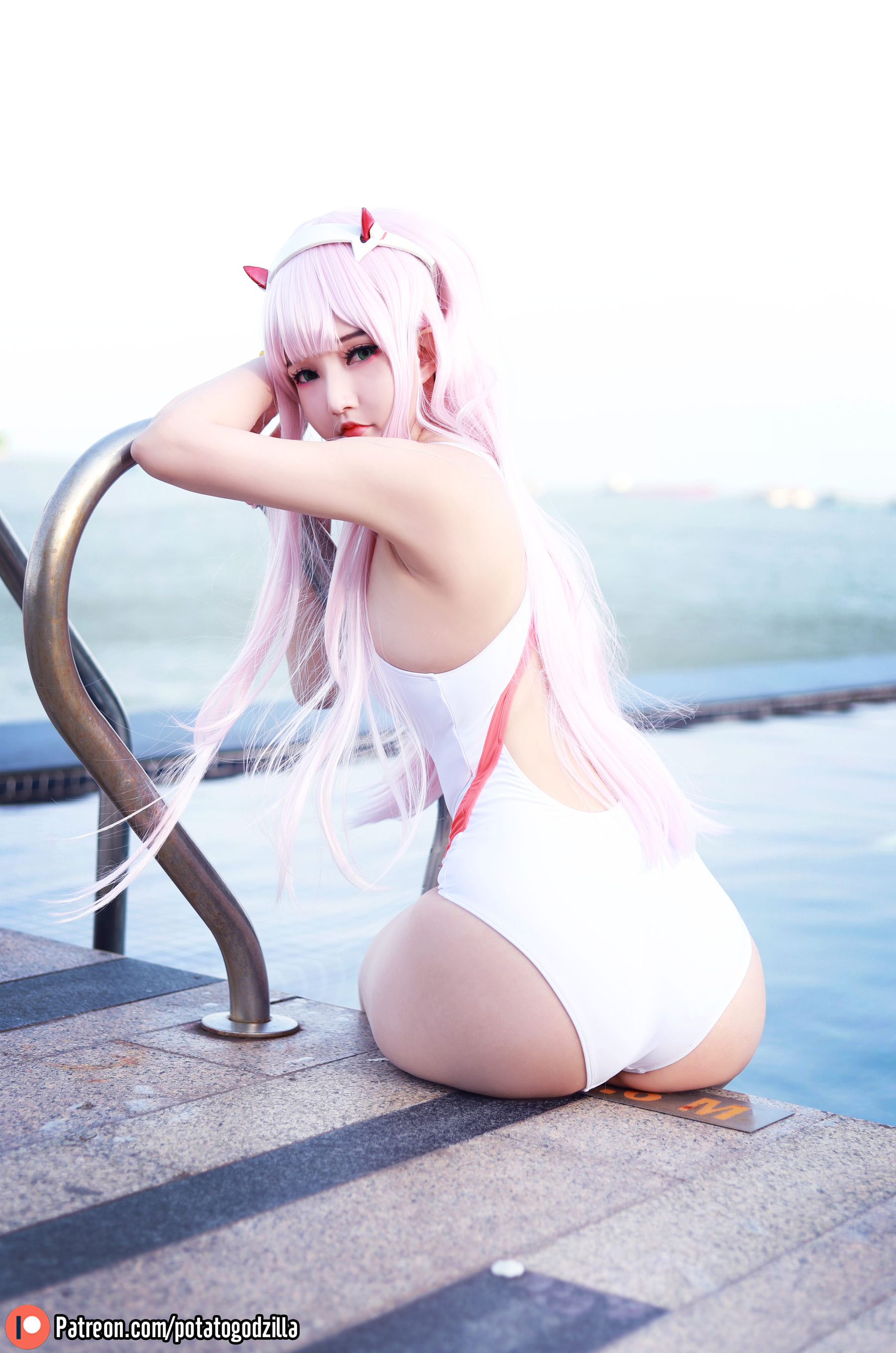 Coser小姐姐Potato Godzilla - Zero Two Swimsuit/(29P)