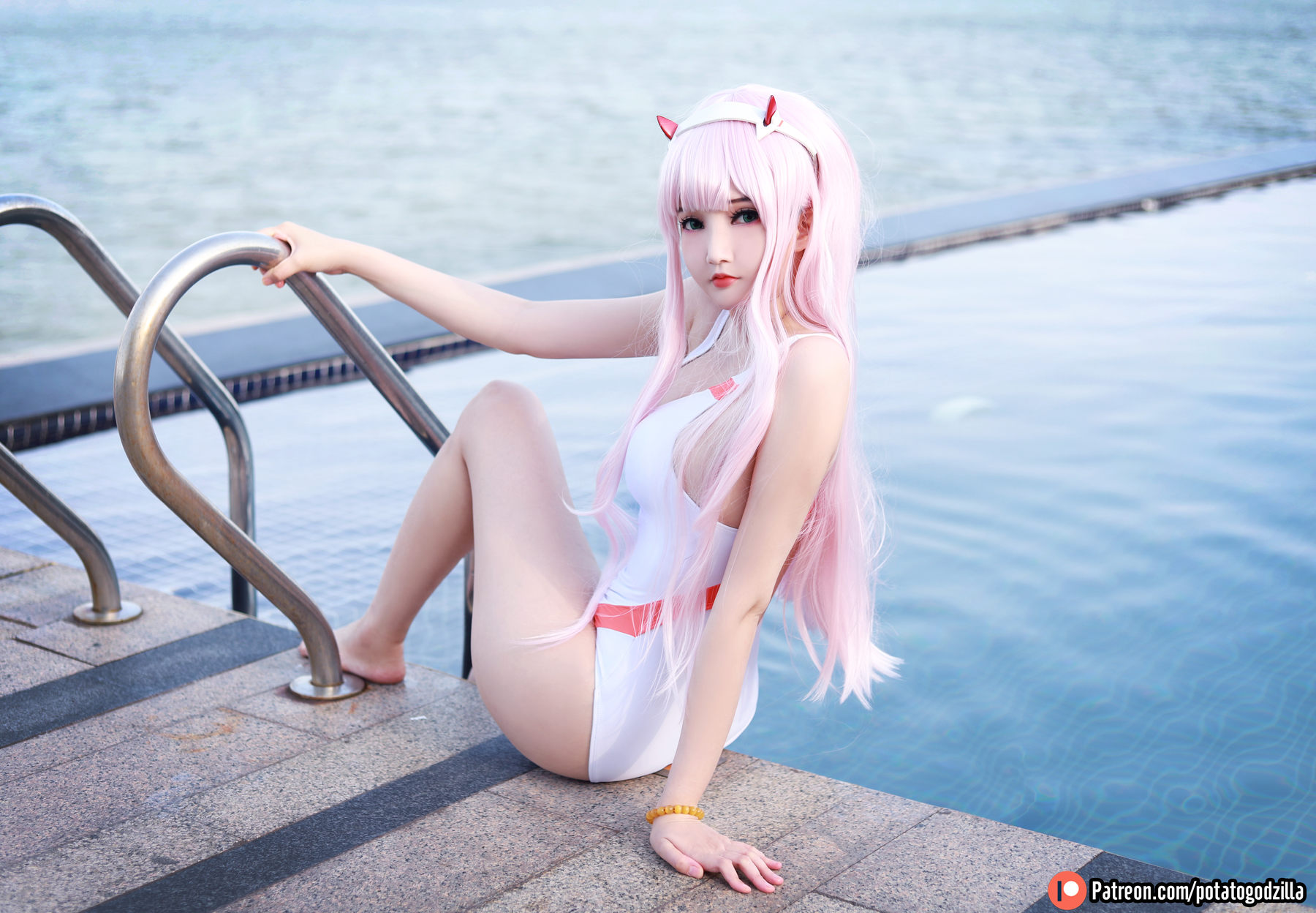 Coser小姐姐Potato Godzilla - Zero Two Swimsuit/(29P)