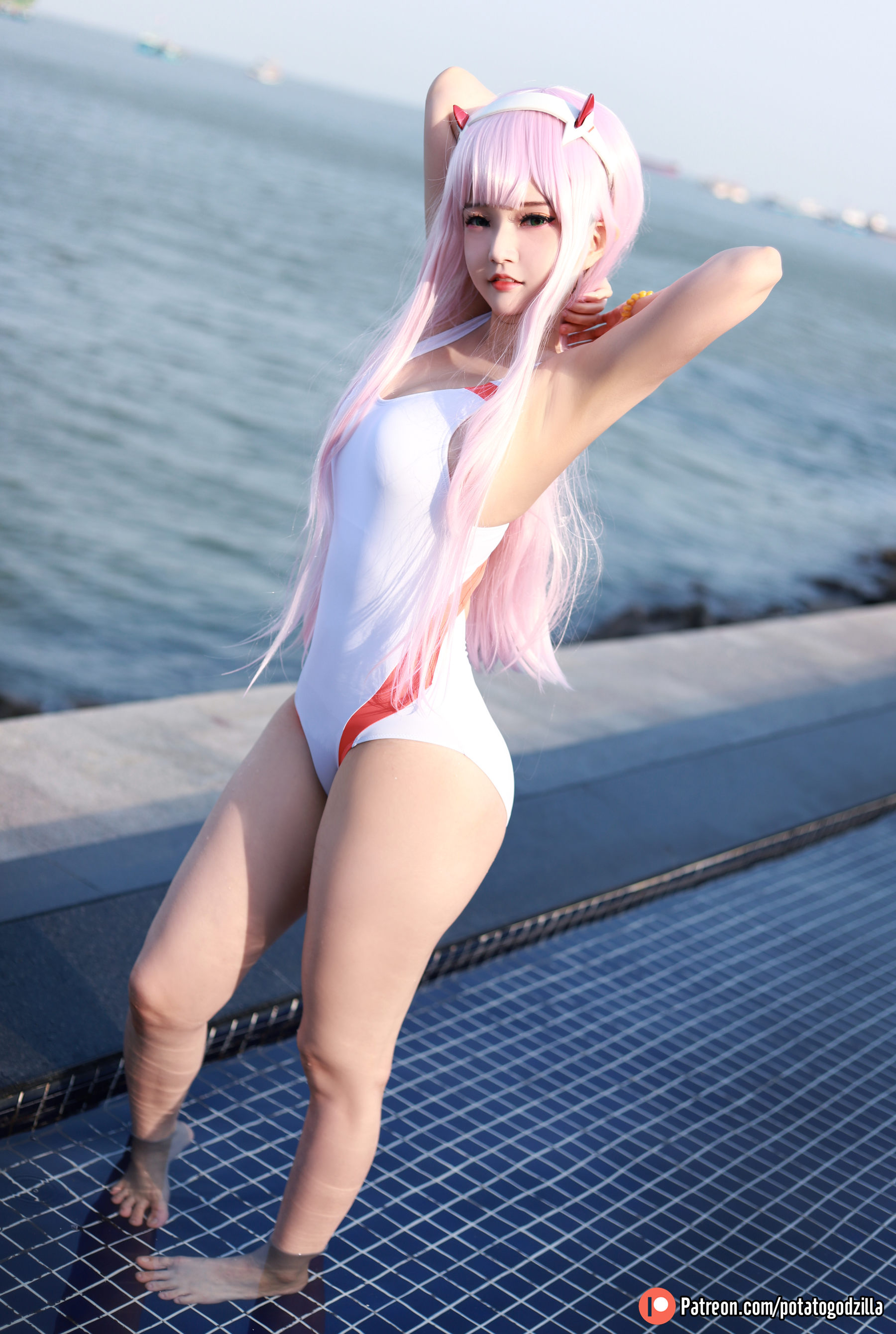 Coser小姐姐Potato Godzilla - Zero Two Swimsuit/(29P)