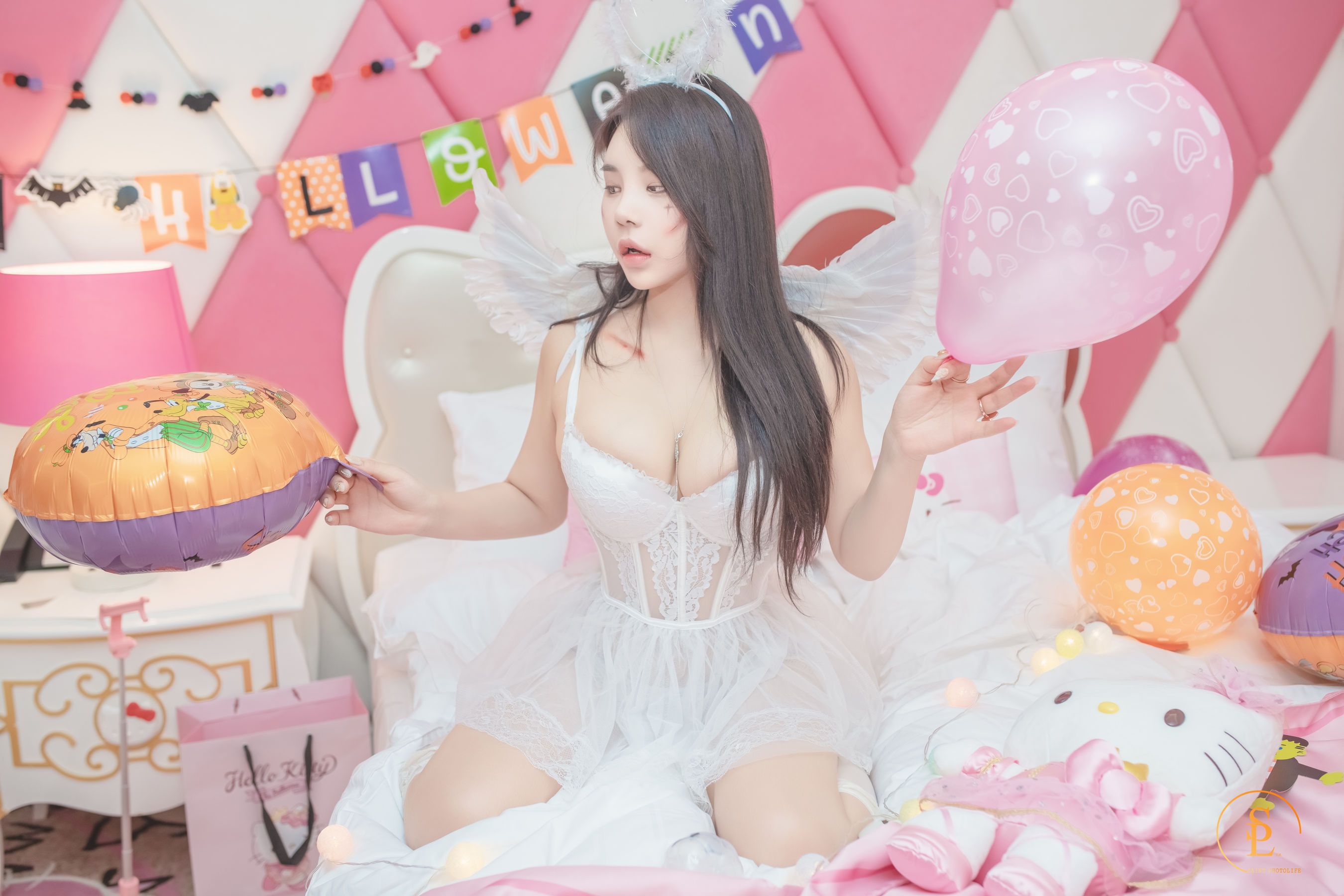 [saintphotolife] Zzyuri - Vol.16 Pink Halloween/(58P)