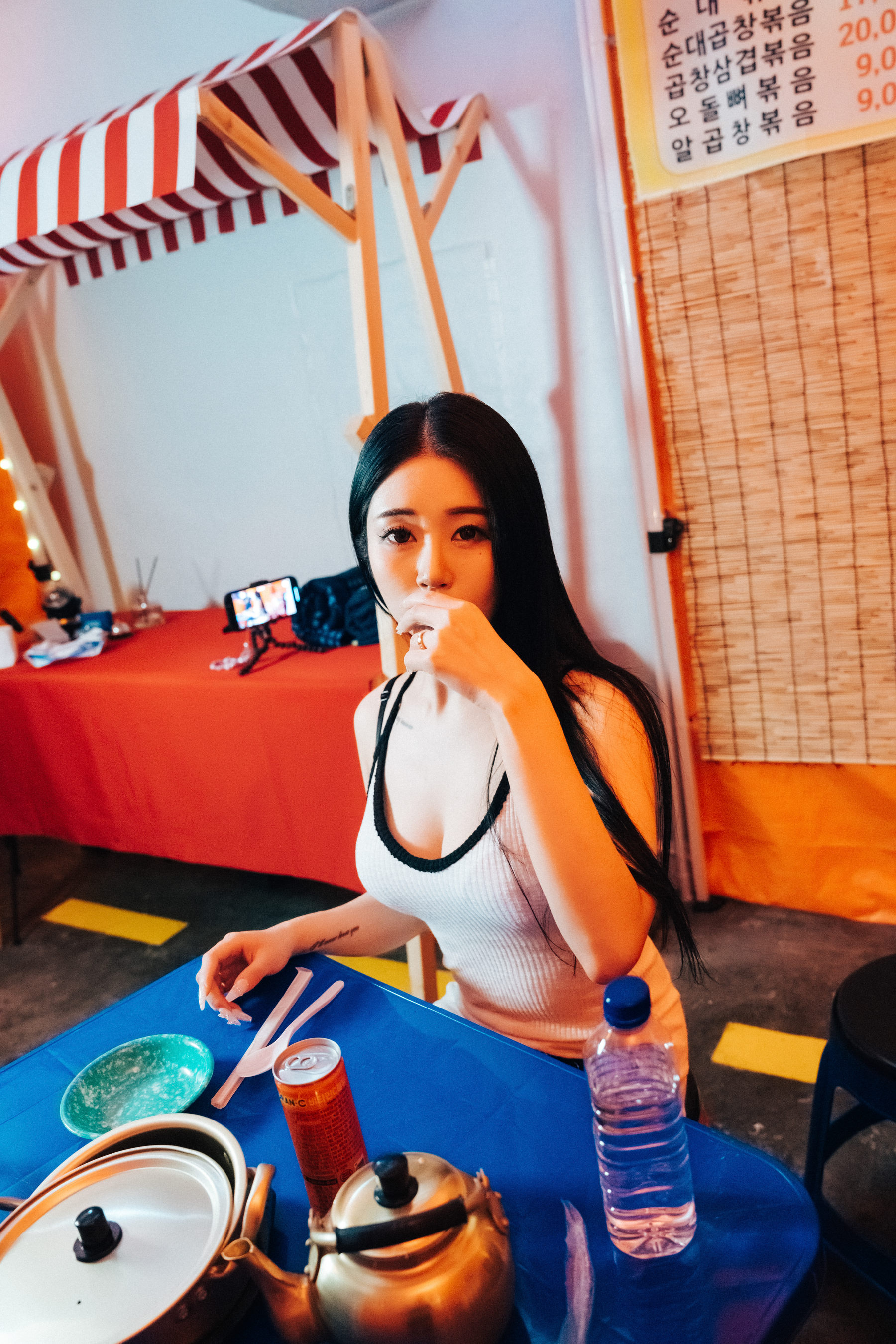 [LOOZY] Bomi - Street Stall/(112P)