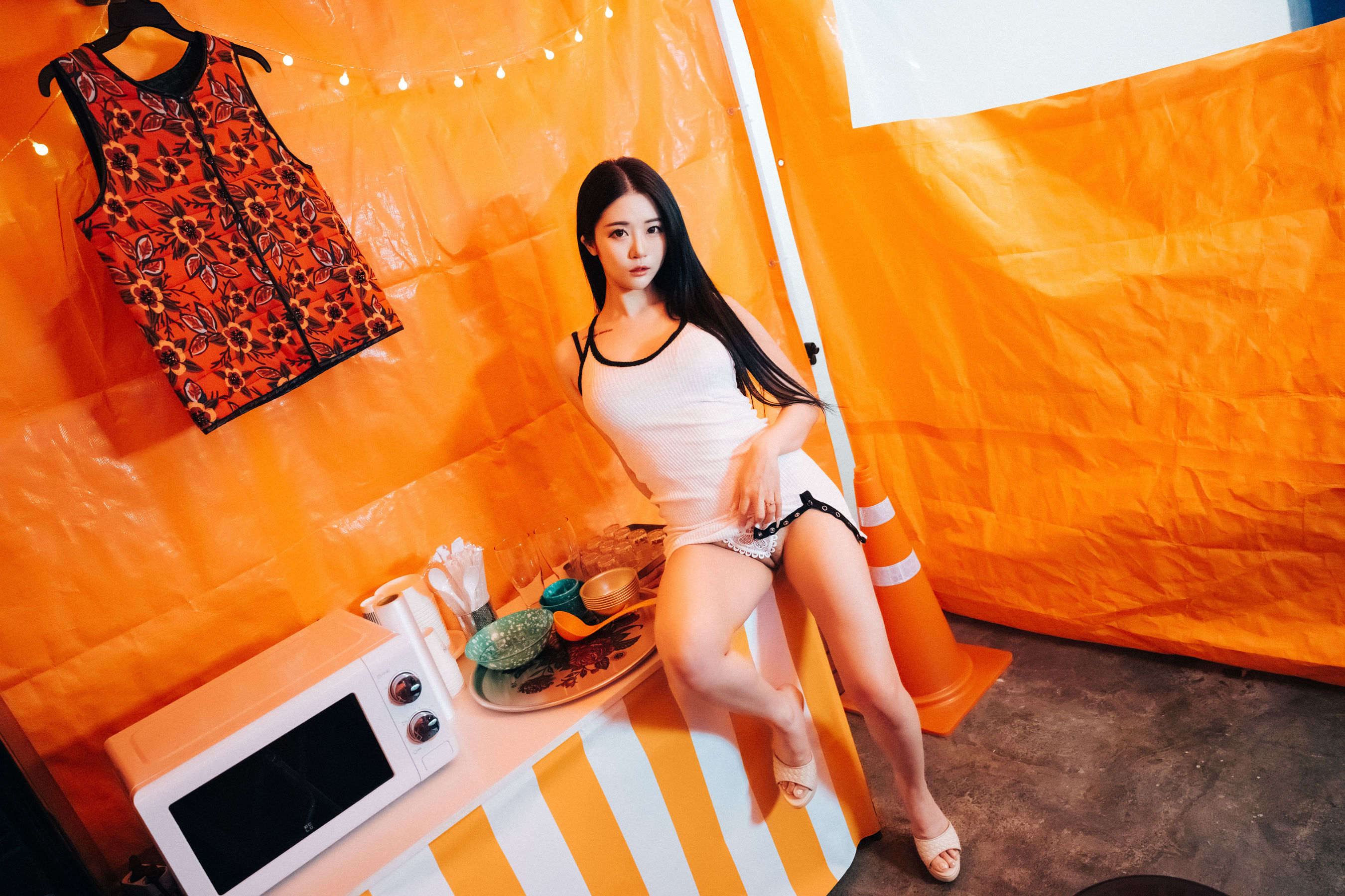 [LOOZY] Bomi - Street Stall/(112P)