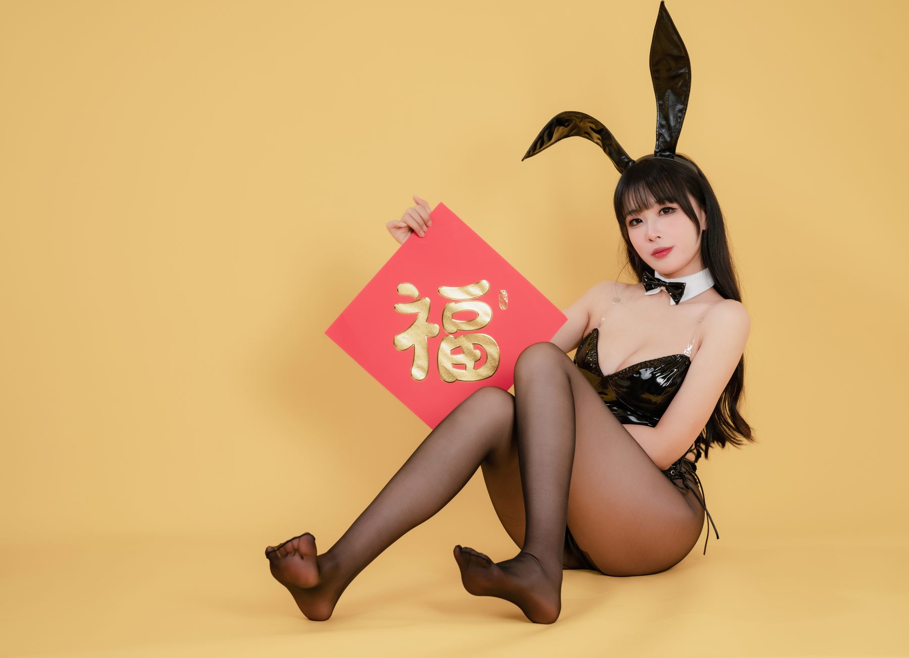 轩萧学姐 - 新春福兔 黑兔女郎/(20P)