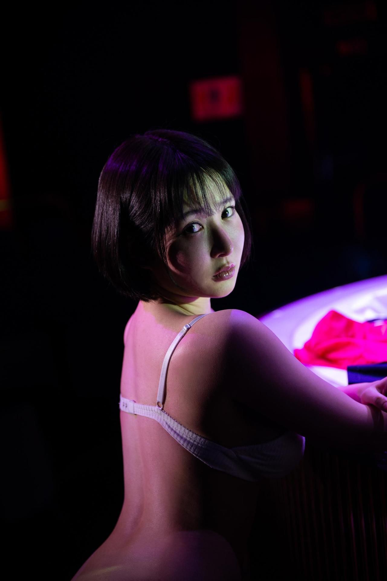 Luna Amemiya 雨宮留菜 - ~real~ Vol.5/(241P)