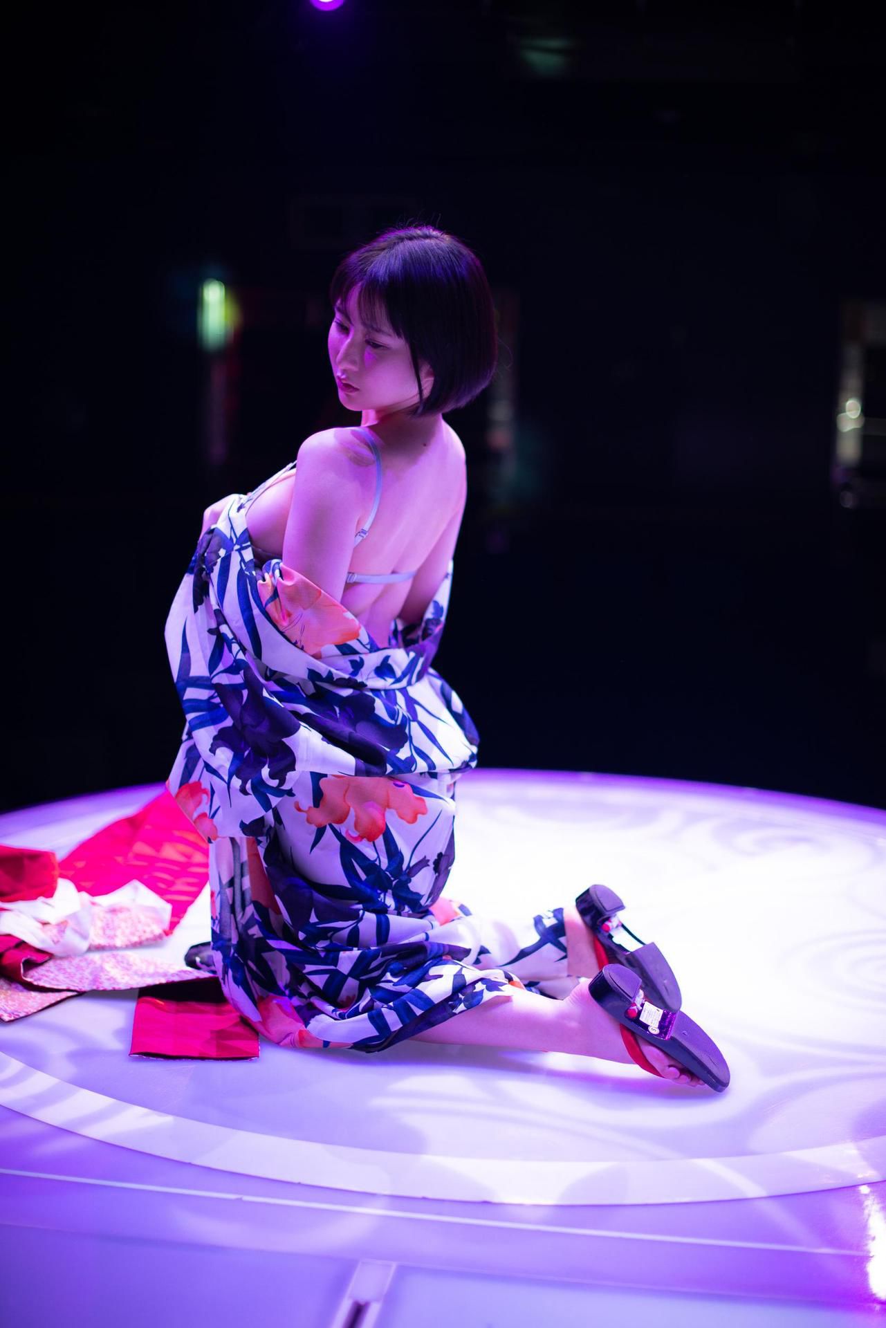 Luna Amemiya 雨宮留菜 - ~real~ Vol.5/(241P)