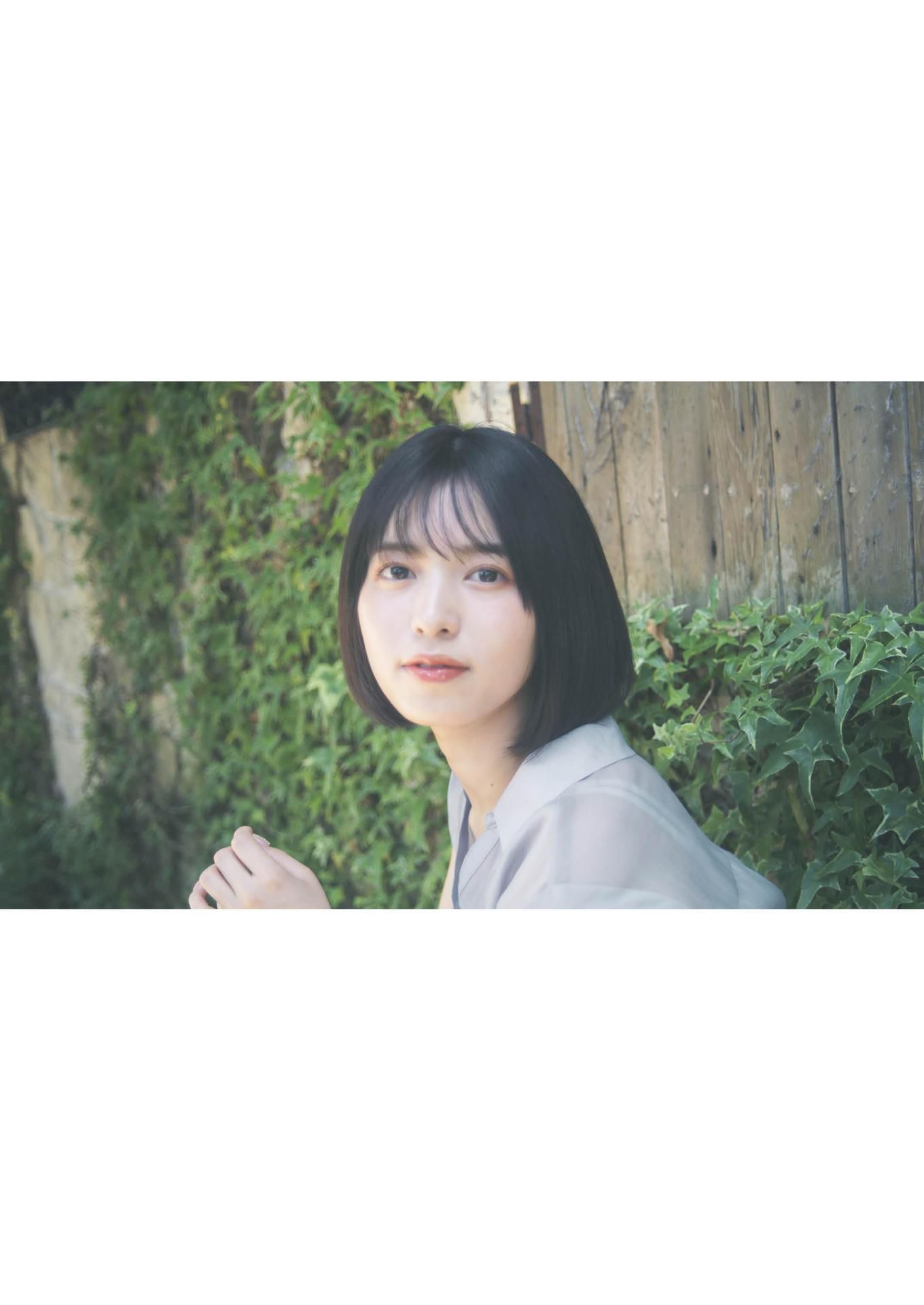 Shiika Arai 新井椎夏 - 1st Photobook I'm happy うれしいな/(71P)