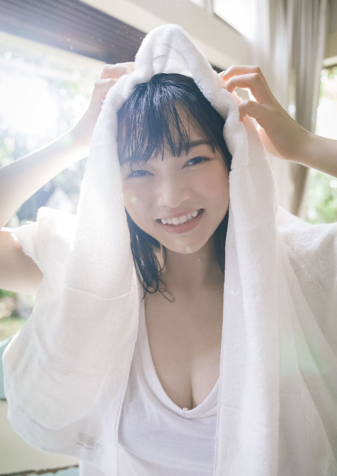Suzuka Sayama 佐山すずか - LET IT SHINE！/(49P)