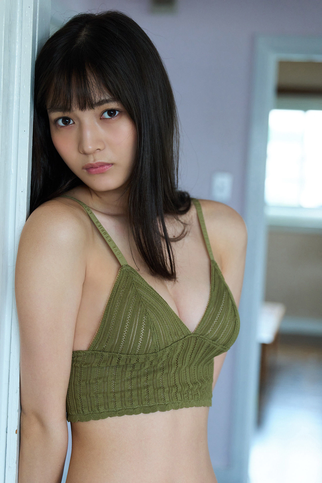 Nanako Kurosaki 黒嵜菜々子 – 18歳、原石、輝く/(79P)