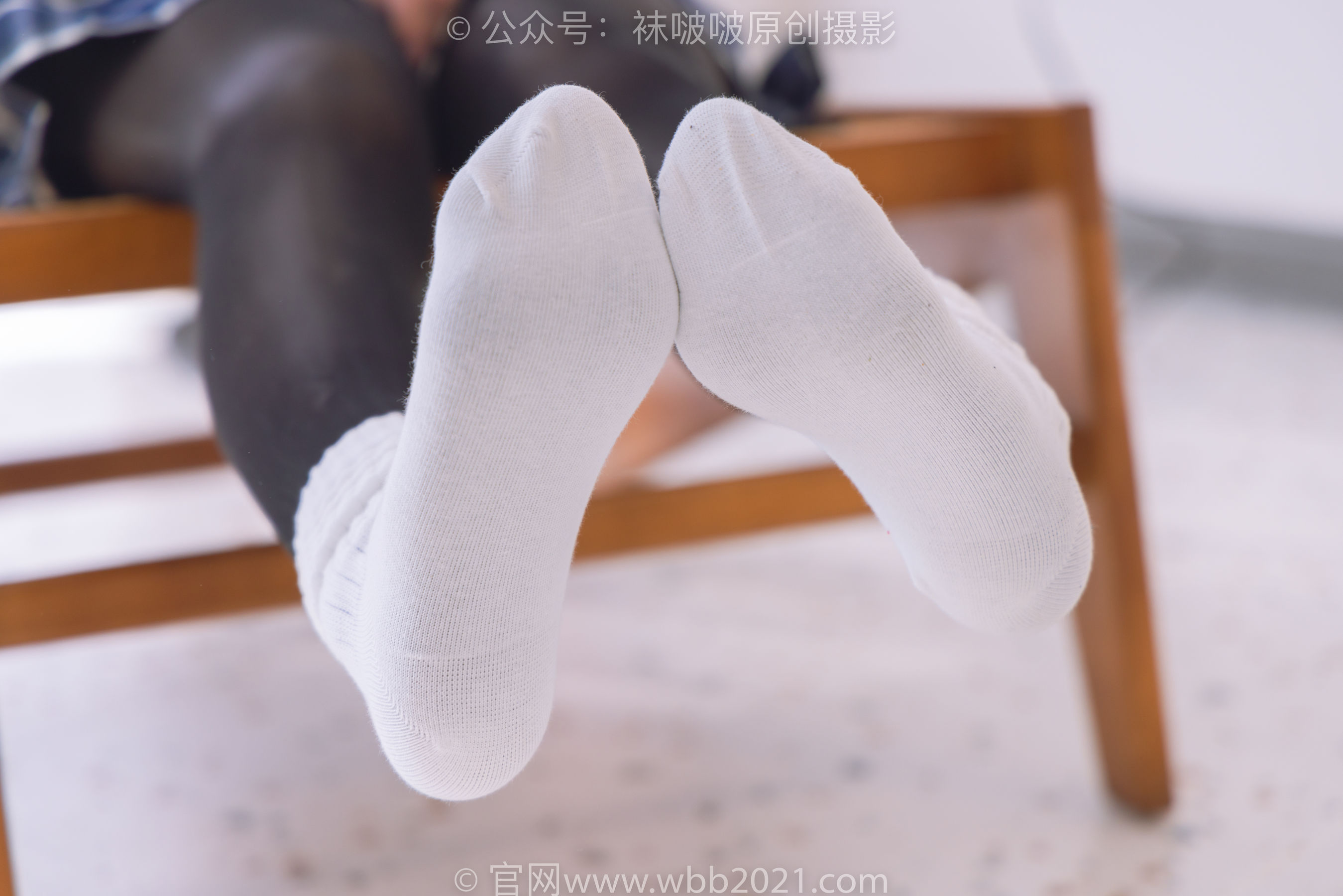 BoBoSocks袜啵啵 No.284 小甜豆 - 短靴、皮鞋、两双白棉袜、油亮黑丝、爱心印花白丝/(150P)