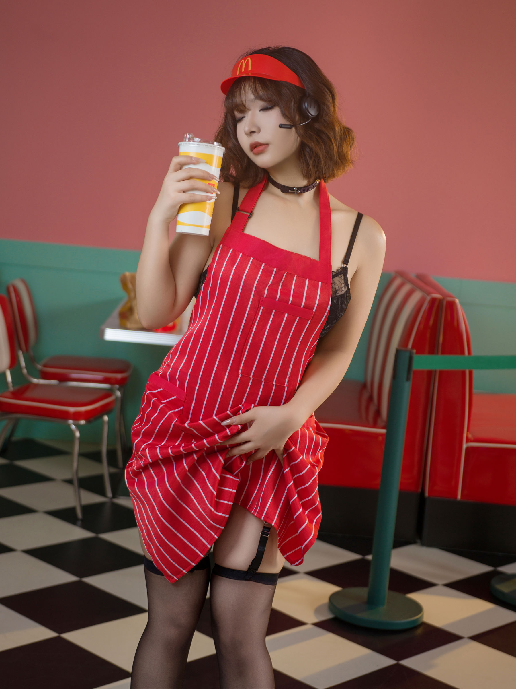 yuuhui玉汇 - 麦当劳的女服务员 - 1/(90P)