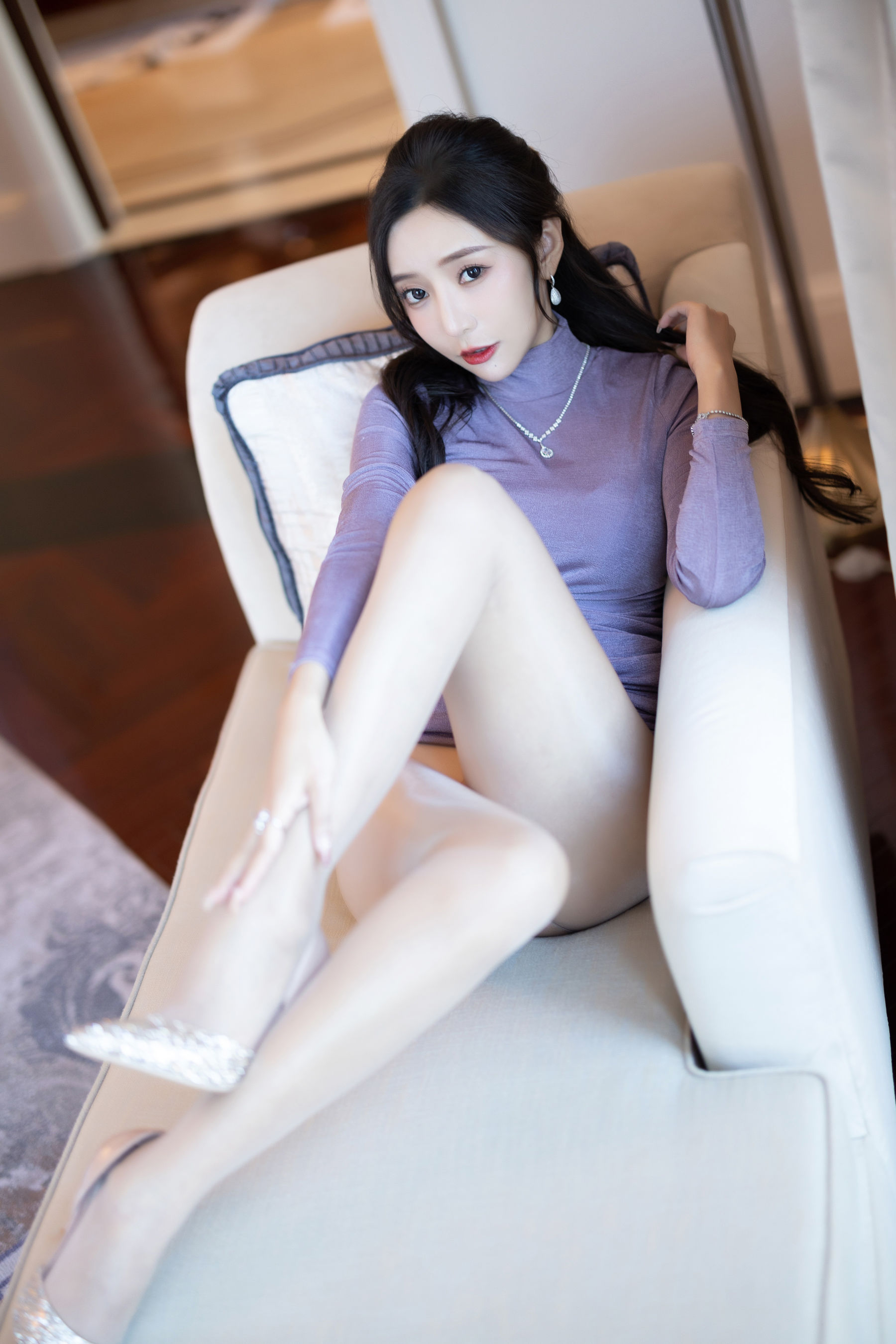 王馨瑶 - 皮草紫色裙子/(90P)