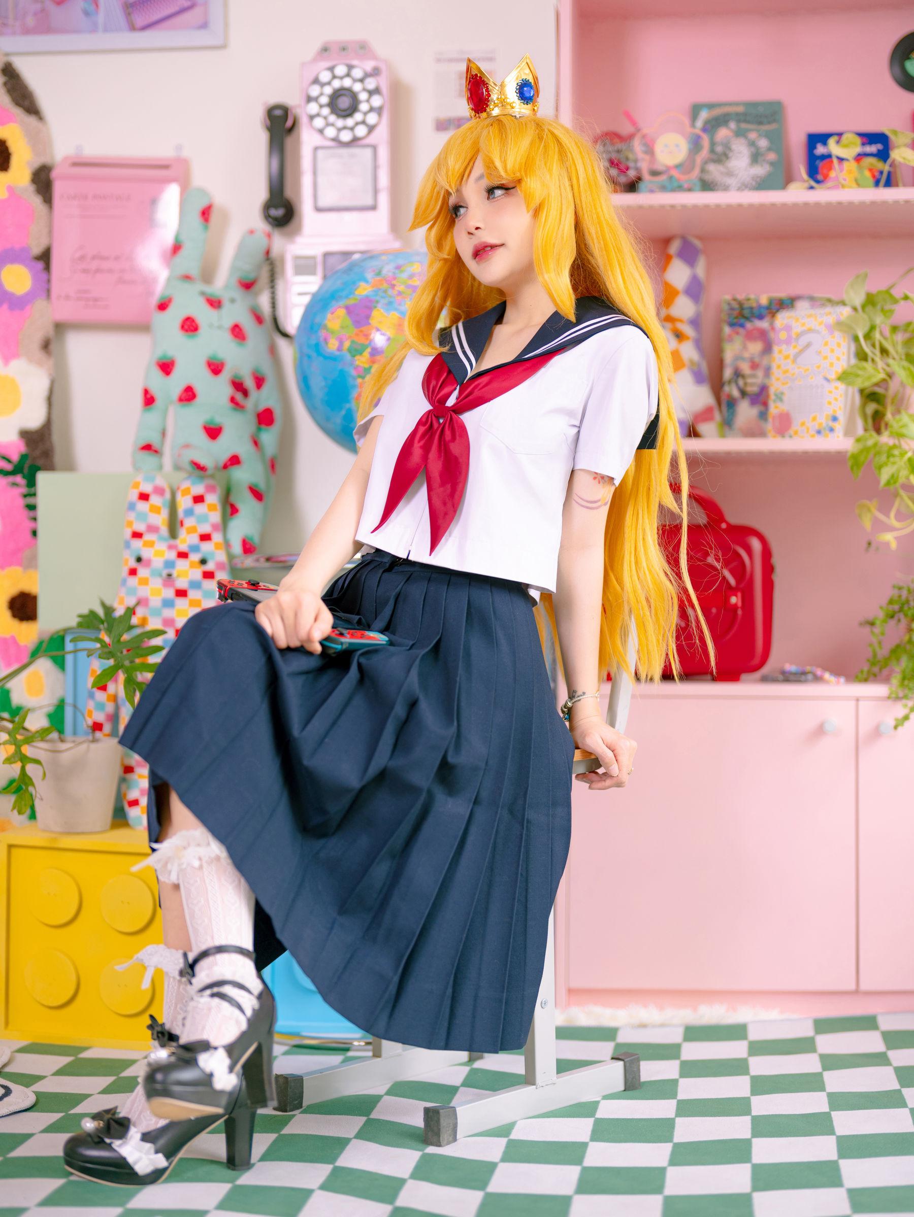 JOYCE - Peach School Girl/(54P)