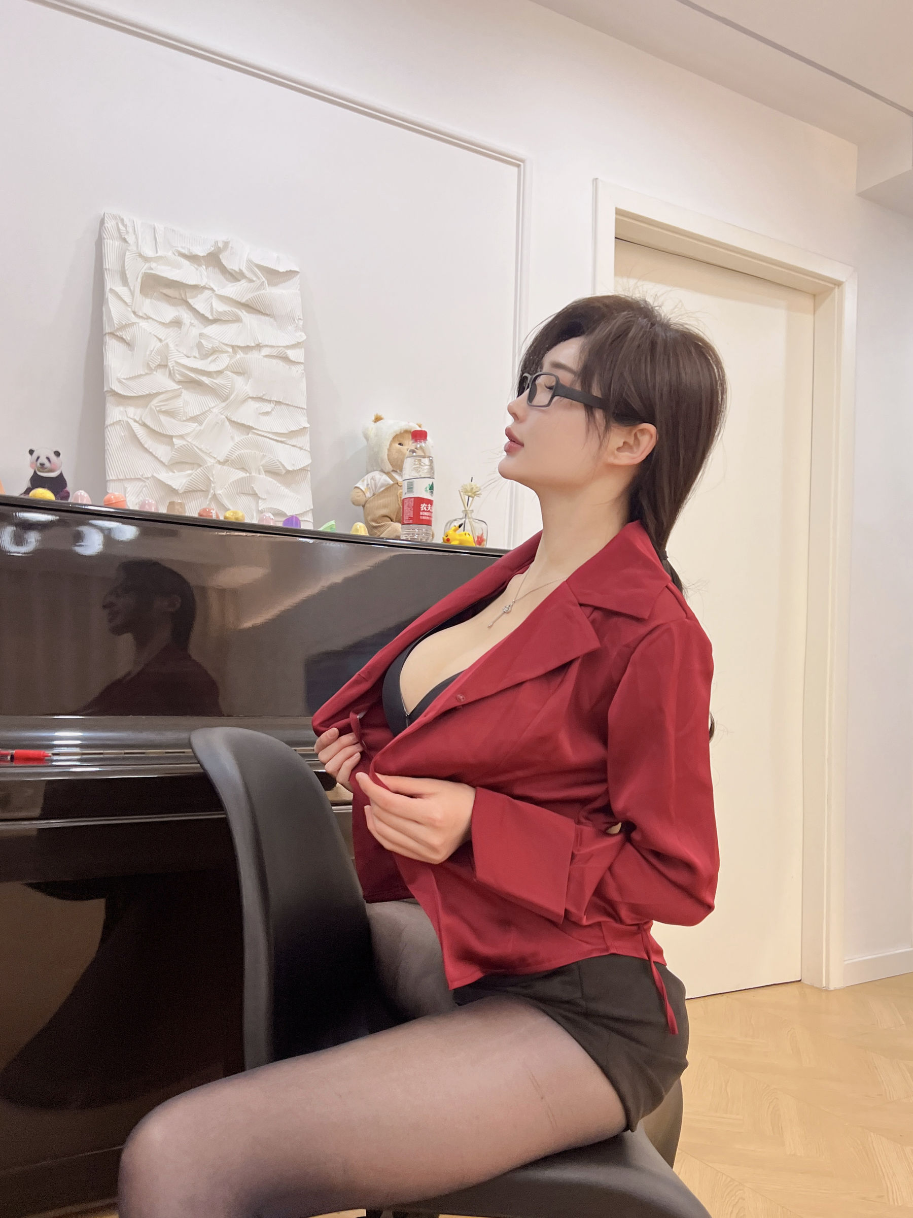 周妍希 - 黑丝钢琴老师/(36P)